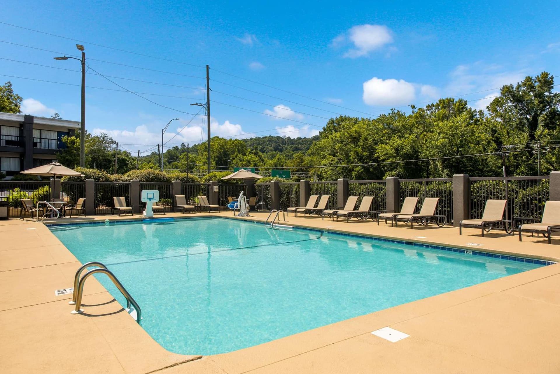 Best Western Asheville-Blue Ridge Parkway property views in Asheville, NC — gallery photo 3