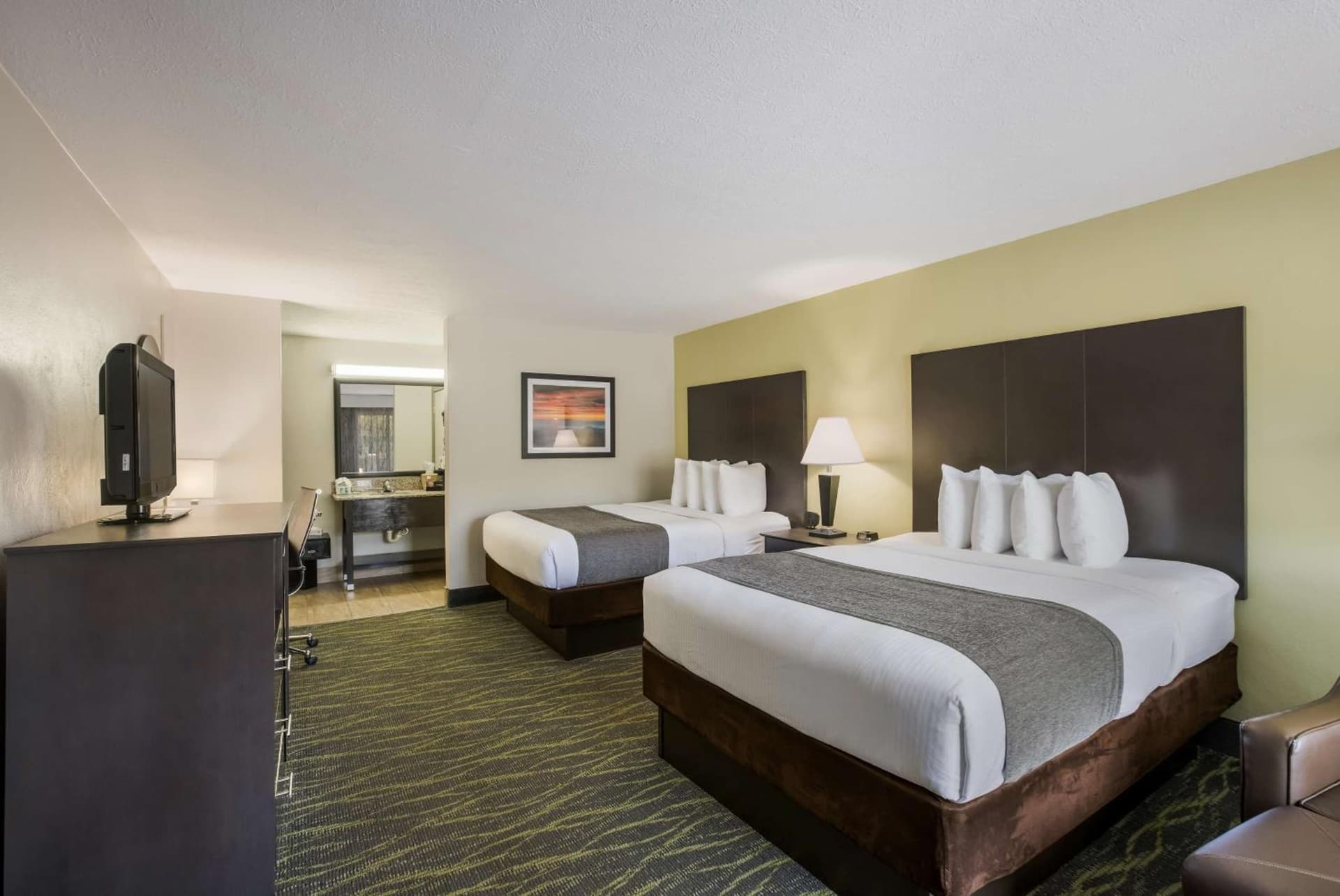 Best Western Asheville-Blue Ridge Parkway gallery photo in Asheville, NC — image 11