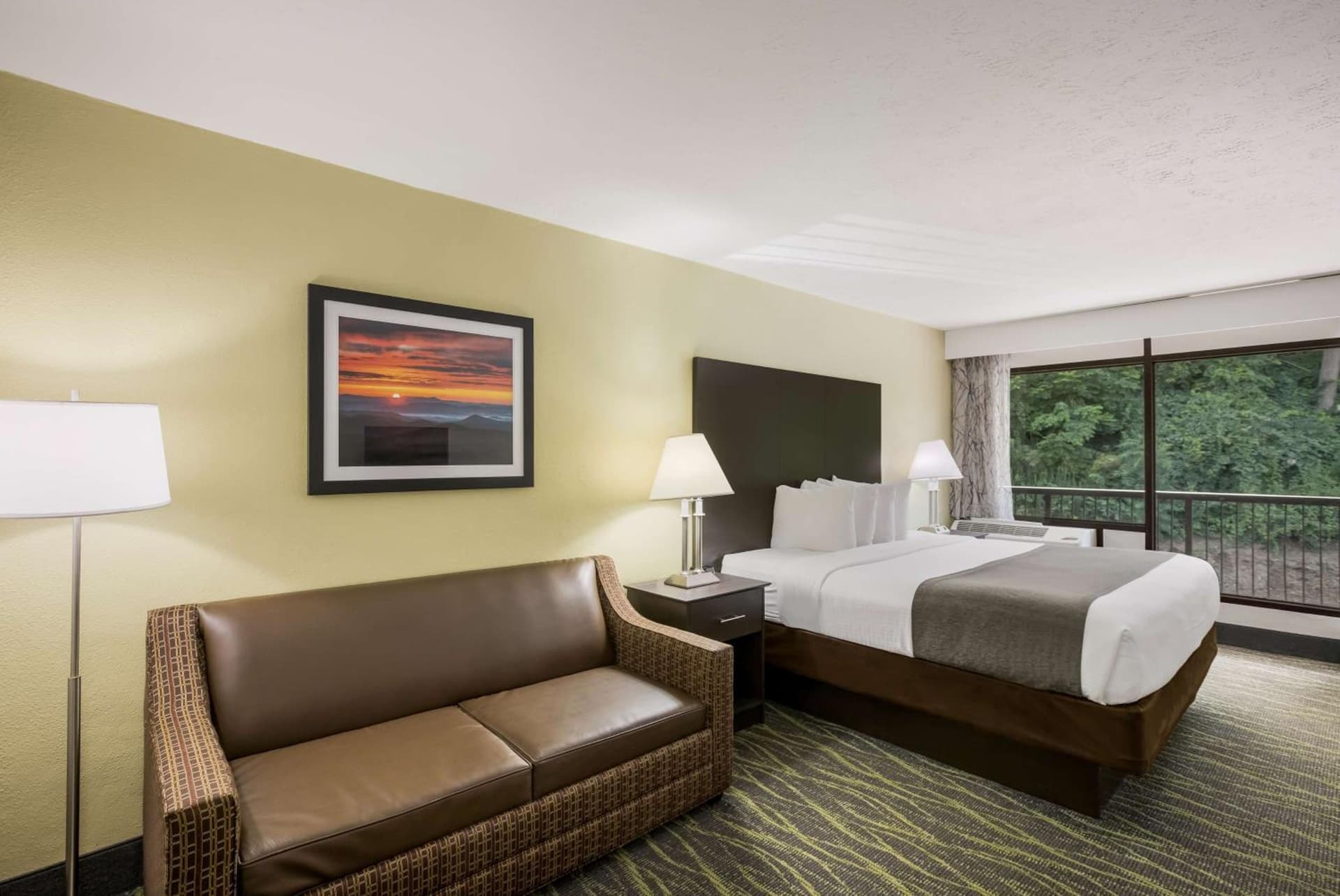 Best Western Asheville-Blue Ridge Parkway gallery photo in Asheville, NC — image 15