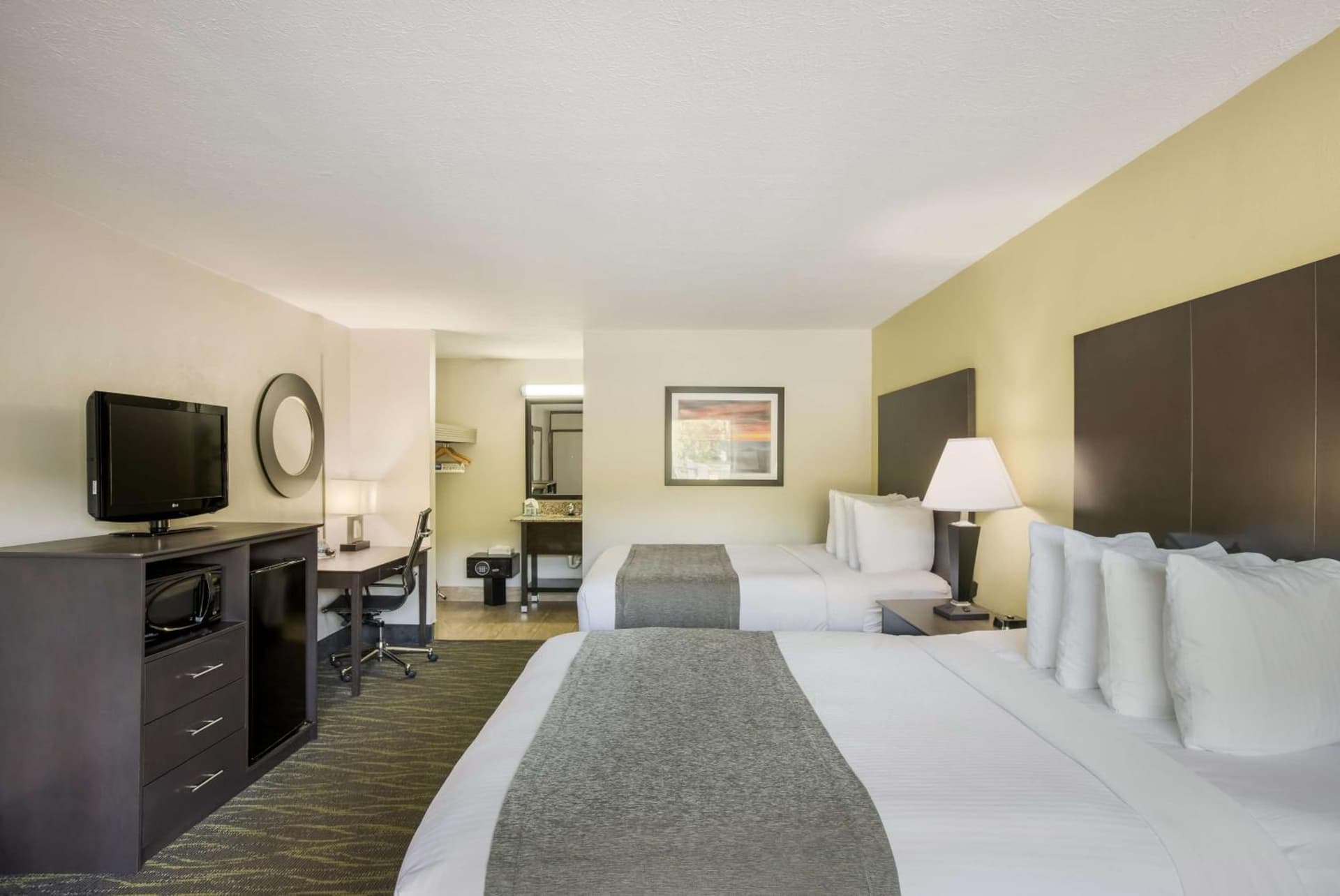 Best Western Asheville-Blue Ridge Parkway gallery photo in Asheville, NC — image 29