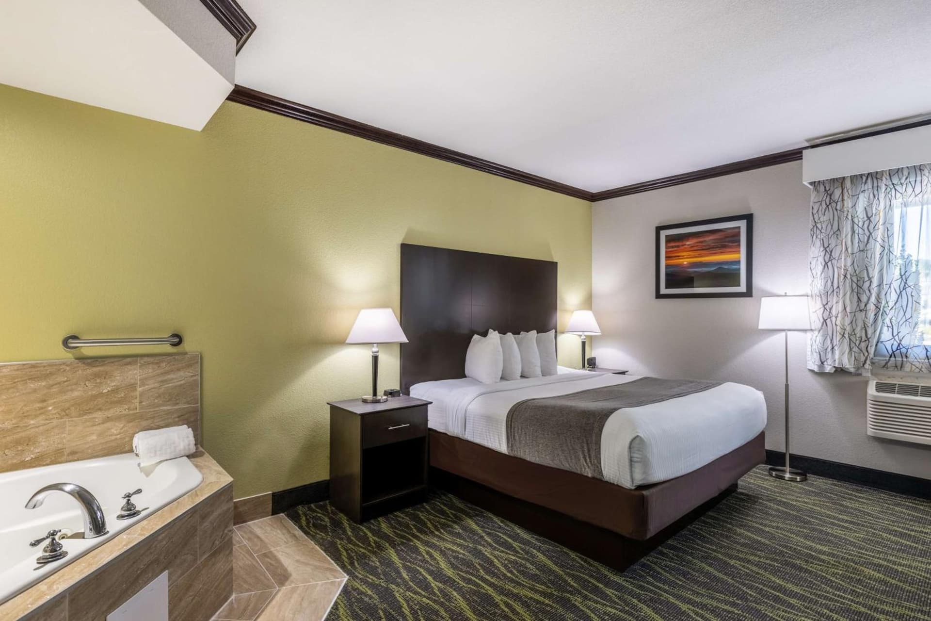 Best Western Asheville-Blue Ridge Parkway gallery photo in Asheville, NC — image 8