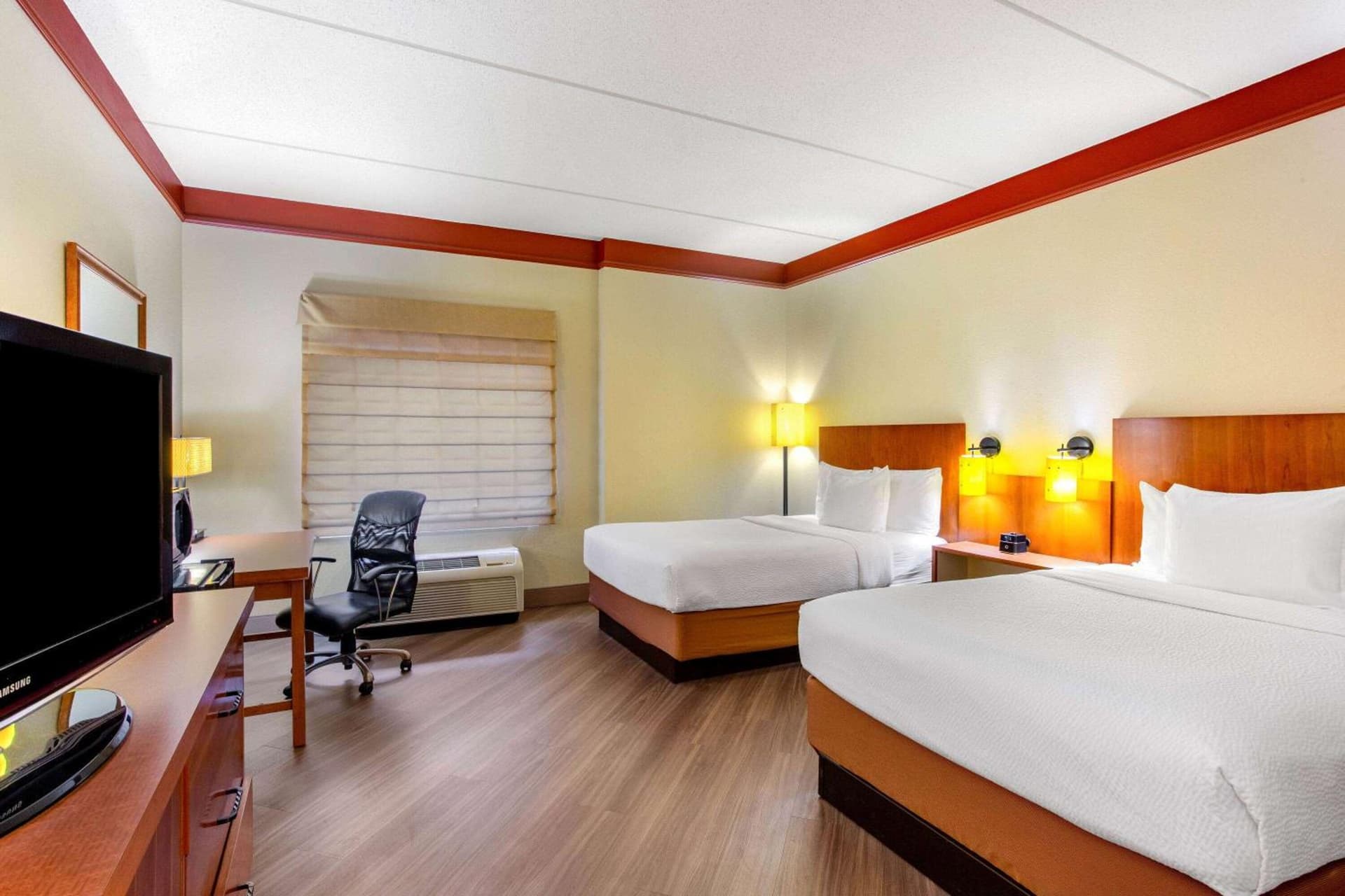 La Quinta by Wyndham Raleigh Crabtree gallery photo in Raleigh, NC — image 21