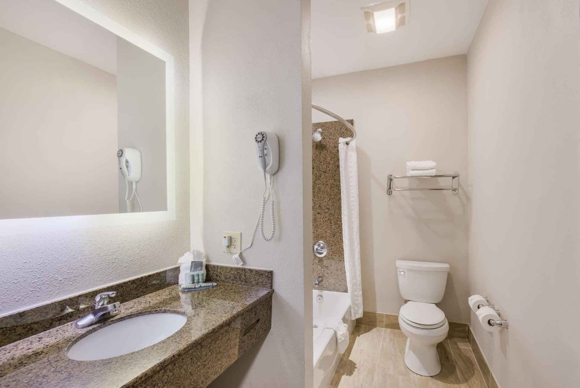 Best Western Asheville-Blue Ridge Parkway gallery photo in Asheville, NC — image 10