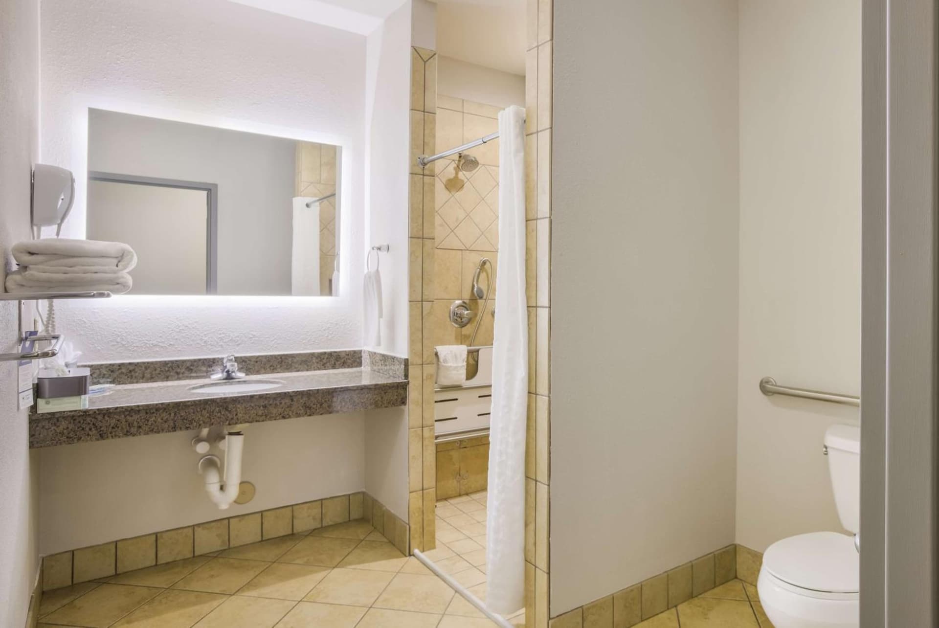 Best Western Asheville-Blue Ridge Parkway gallery photo in Asheville, NC — image 7