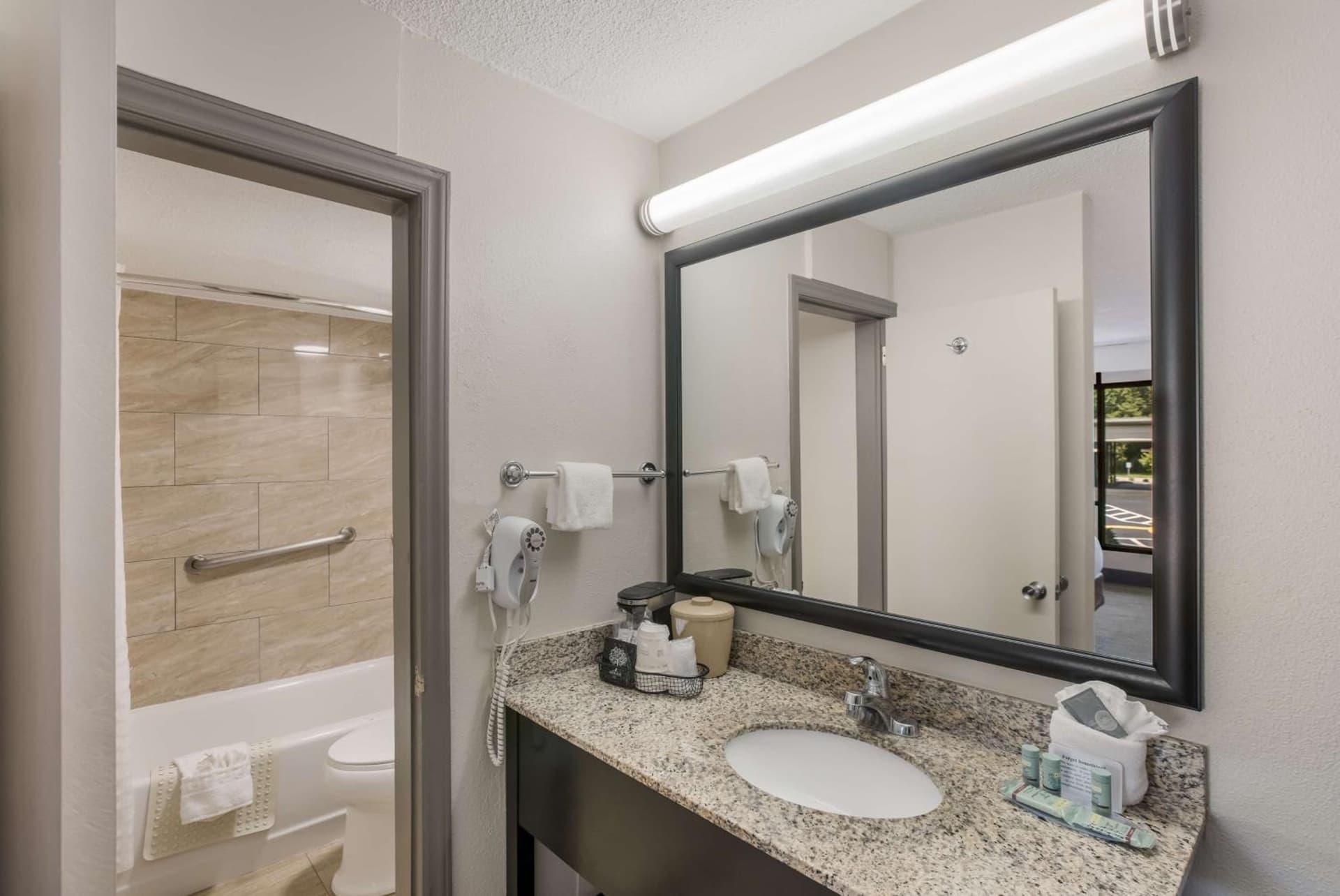 Best Western Asheville-Blue Ridge Parkway property views in Asheville, NC — gallery photo 3