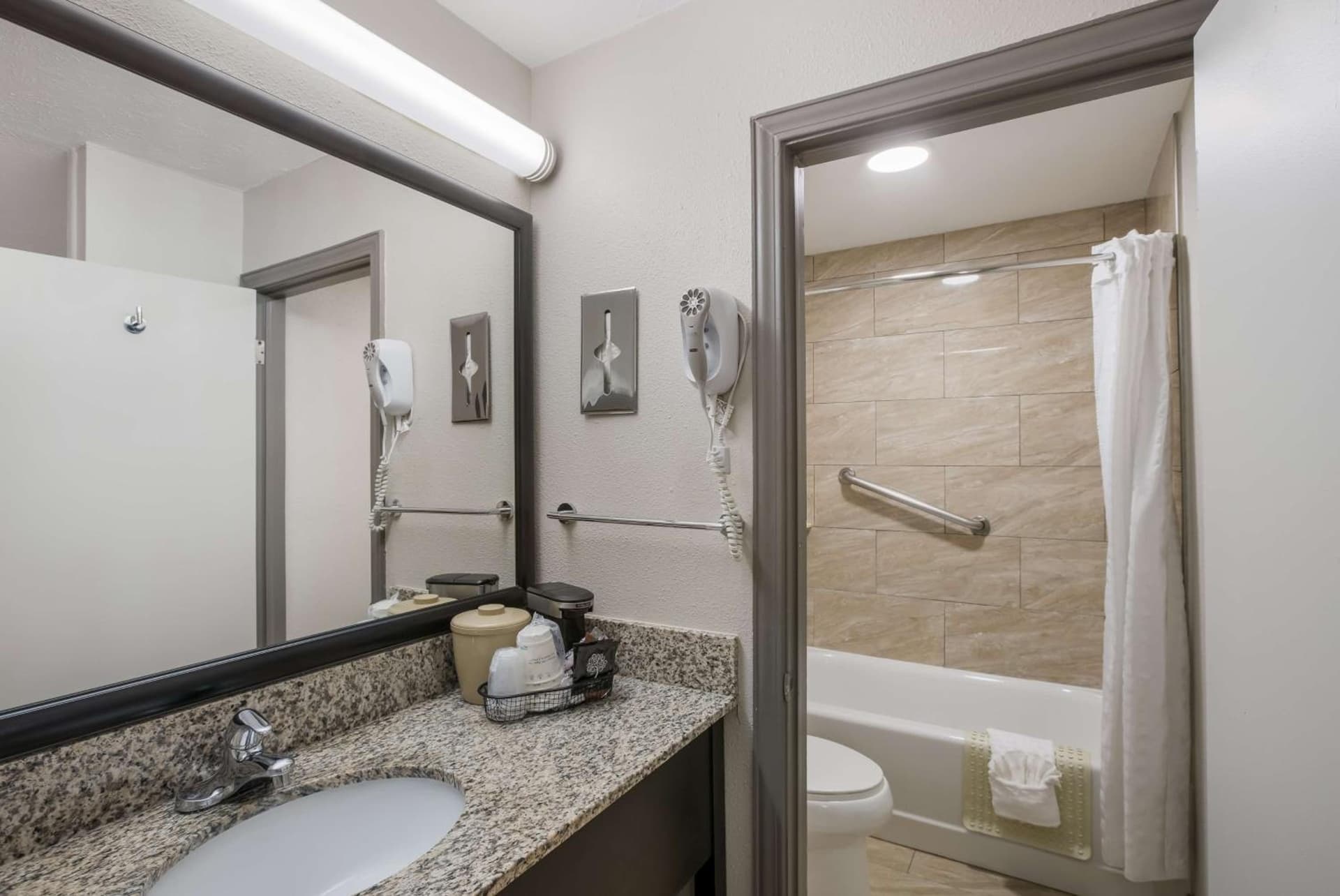 Best Western Asheville-Blue Ridge Parkway gallery photo in Asheville, NC — image 24