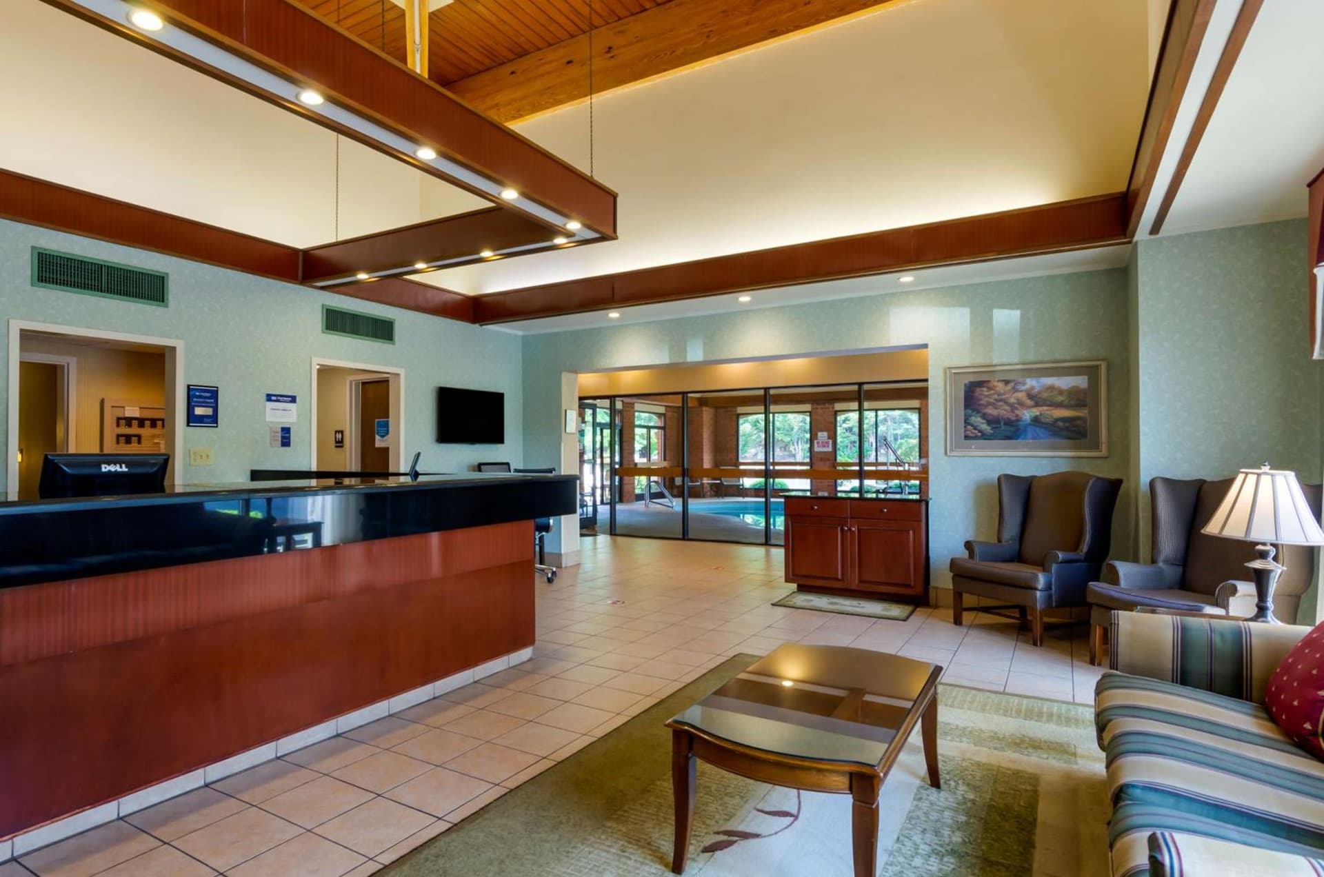 Spark By Hilton Staunton property views in Staunton, VA — gallery photo 3