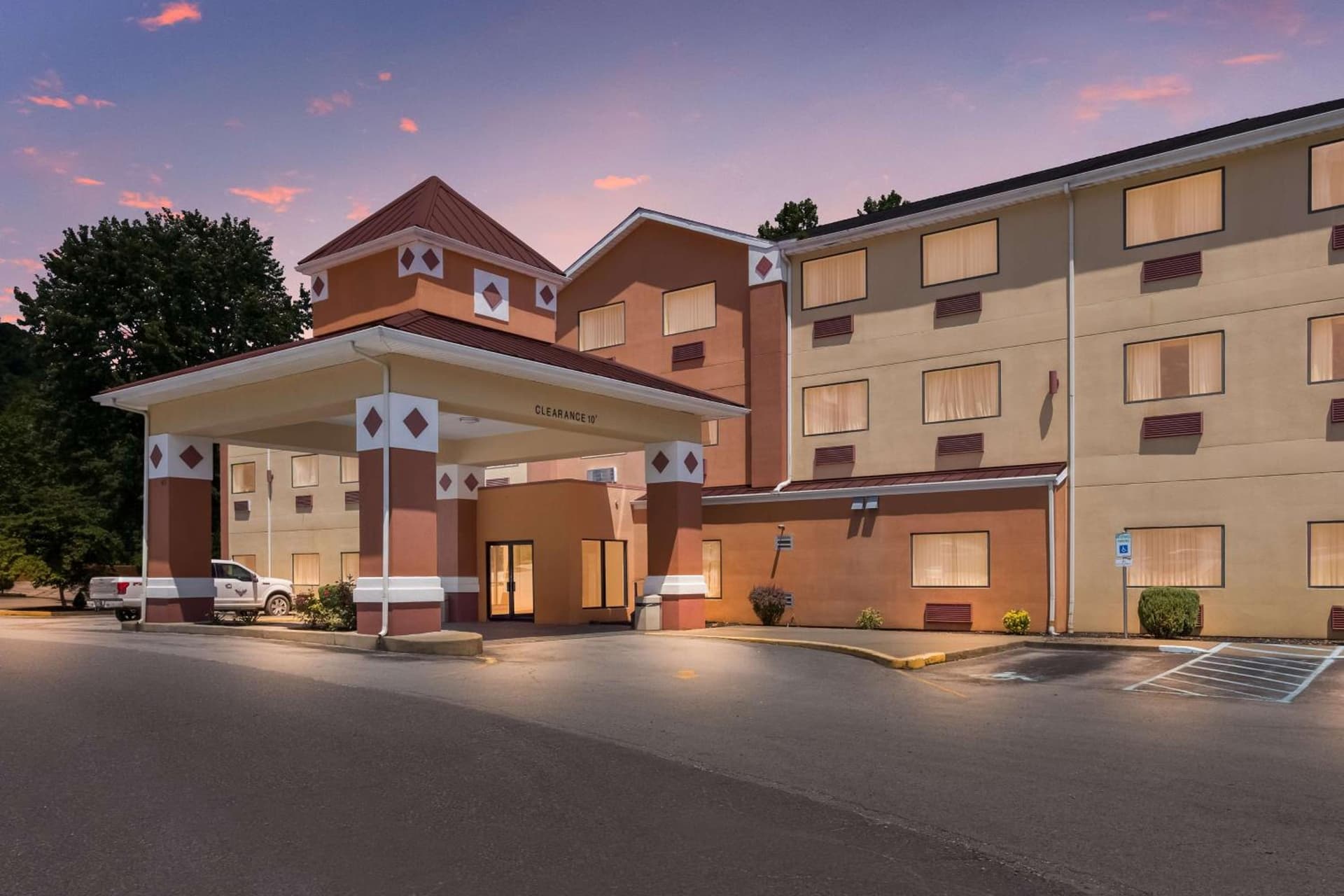 Best Western Logan Inn featured exterior or lobby in Chapmanville, WV — similar hotel