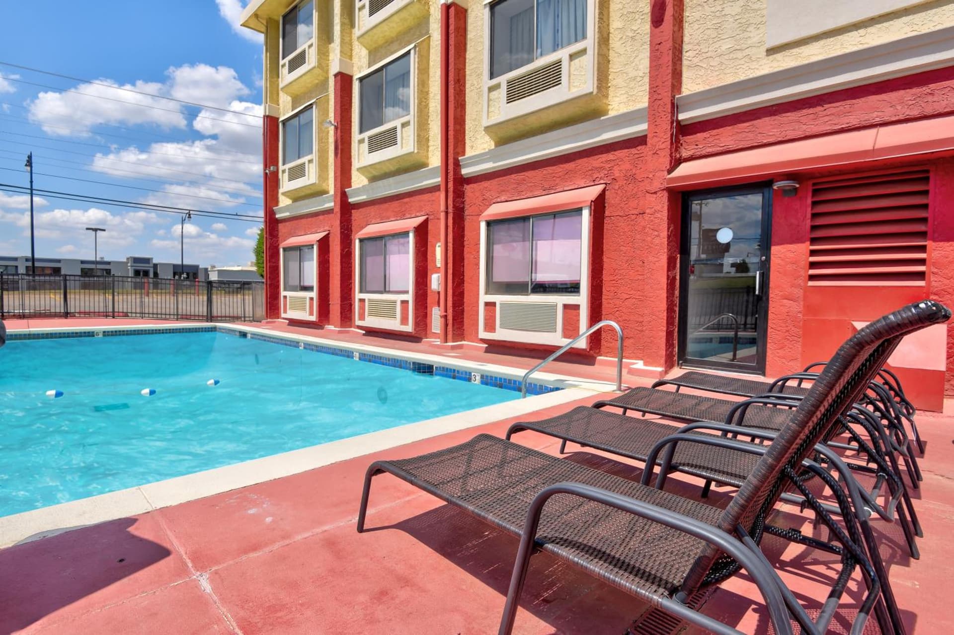 Ramada by Wyndham Oklahoma City Airport North gallery photo in Oklahoma City, OK — image 5