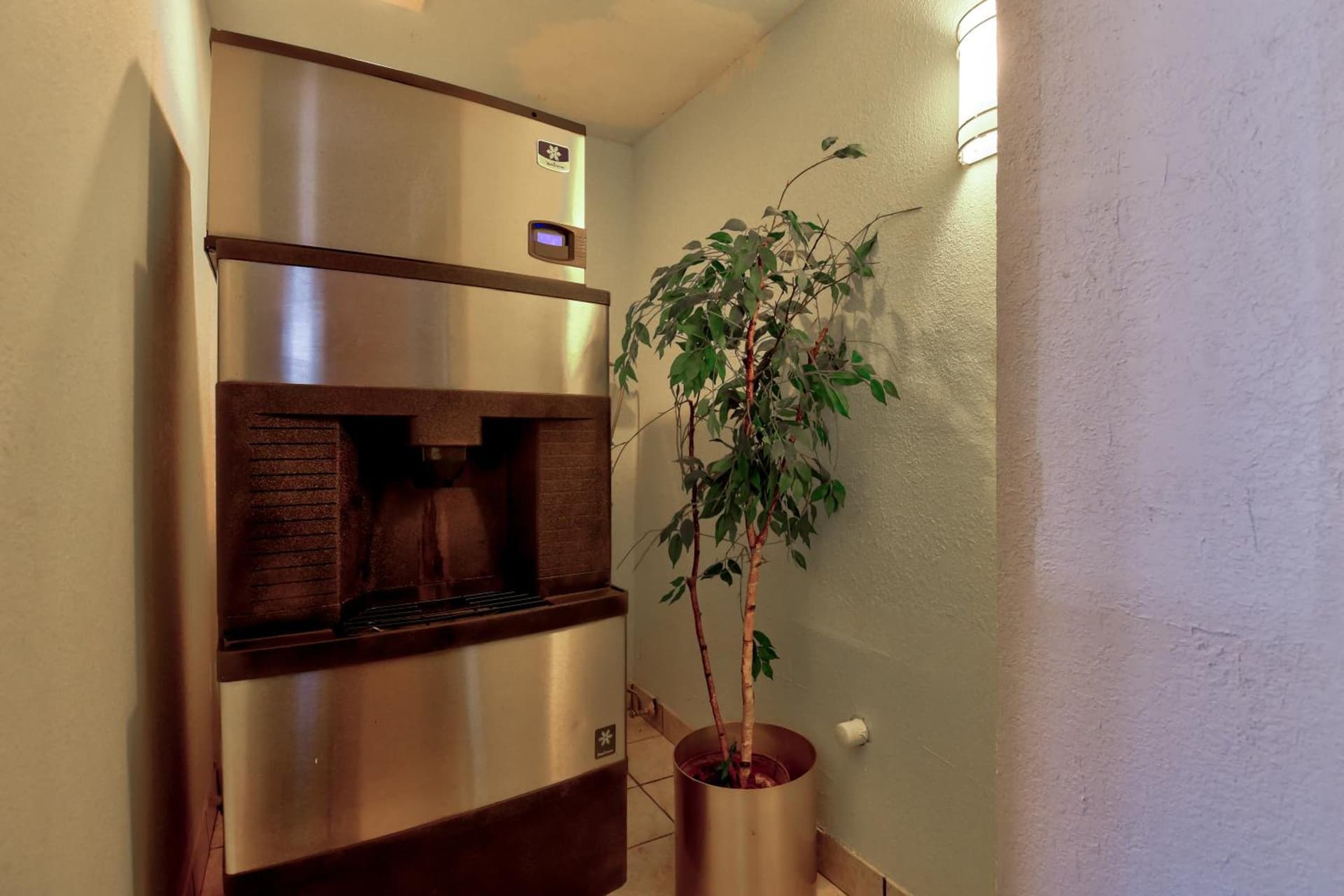 Ramada by Wyndham Oklahoma City Airport North gallery photo in Oklahoma City, OK — image 52