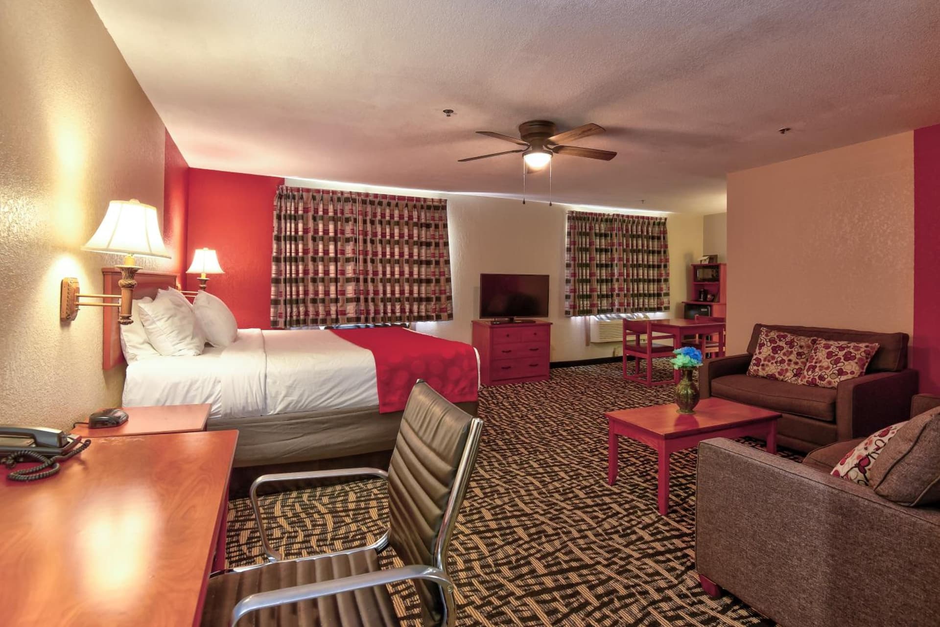Ramada by Wyndham Oklahoma City Airport North gallery photo in Oklahoma City, OK — image 70