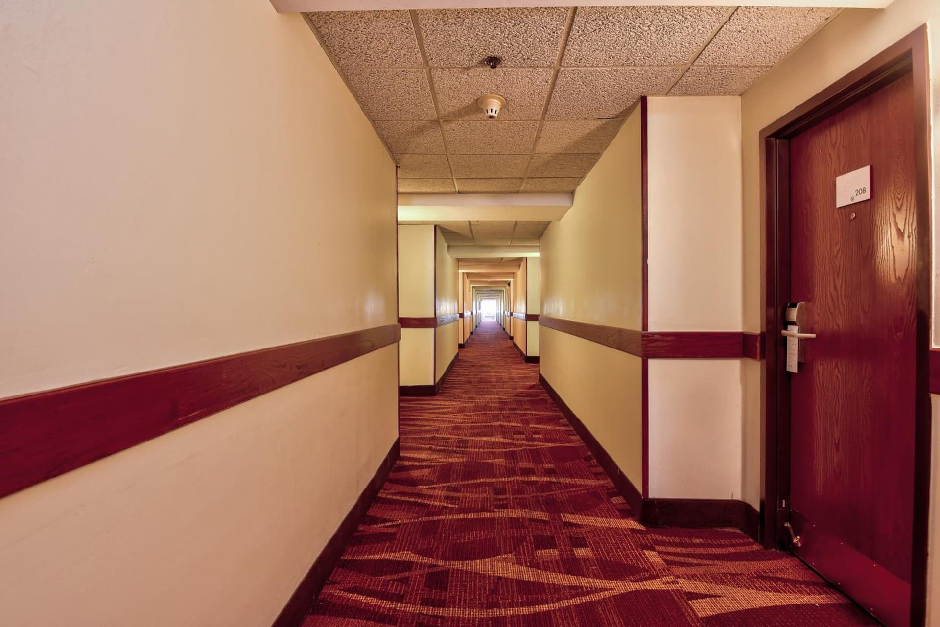 Ramada by Wyndham Oklahoma City Airport North gallery photo in Oklahoma City, OK — image 9