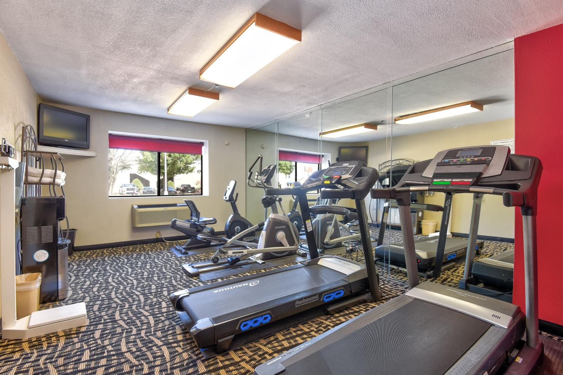 Ramada by Wyndham Oklahoma City Airport North gallery photo in Oklahoma City, OK — image 12