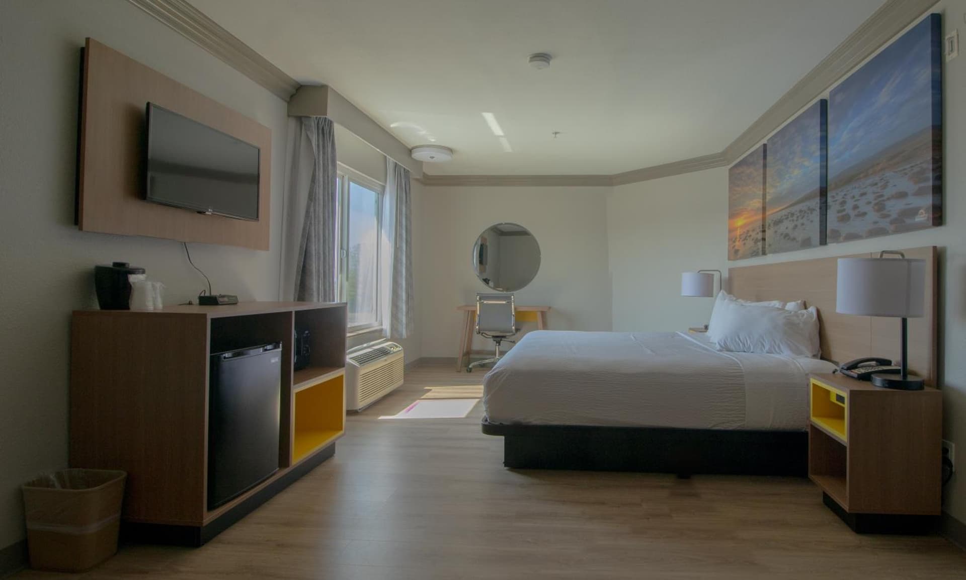 Days Inn by Wyndham Carlsbad gallery photo in Carlsbad, CA — image 23