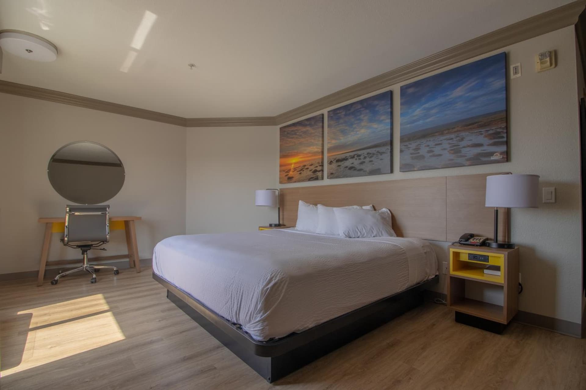Days Inn by Wyndham Carlsbad gallery photo in Carlsbad, CA — image 28
