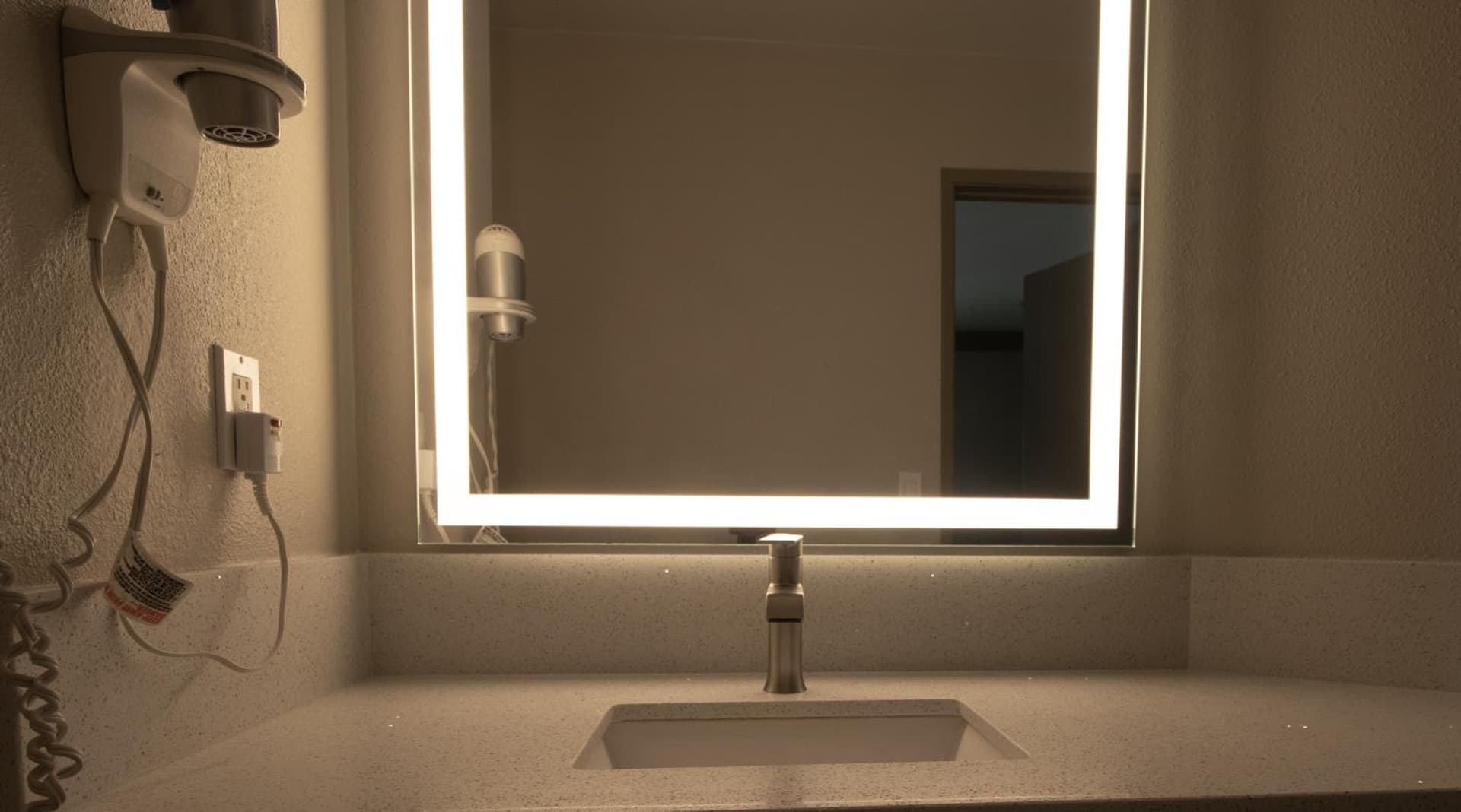 Days Inn by Wyndham Carlsbad gallery photo in Carlsbad, CA — image 35