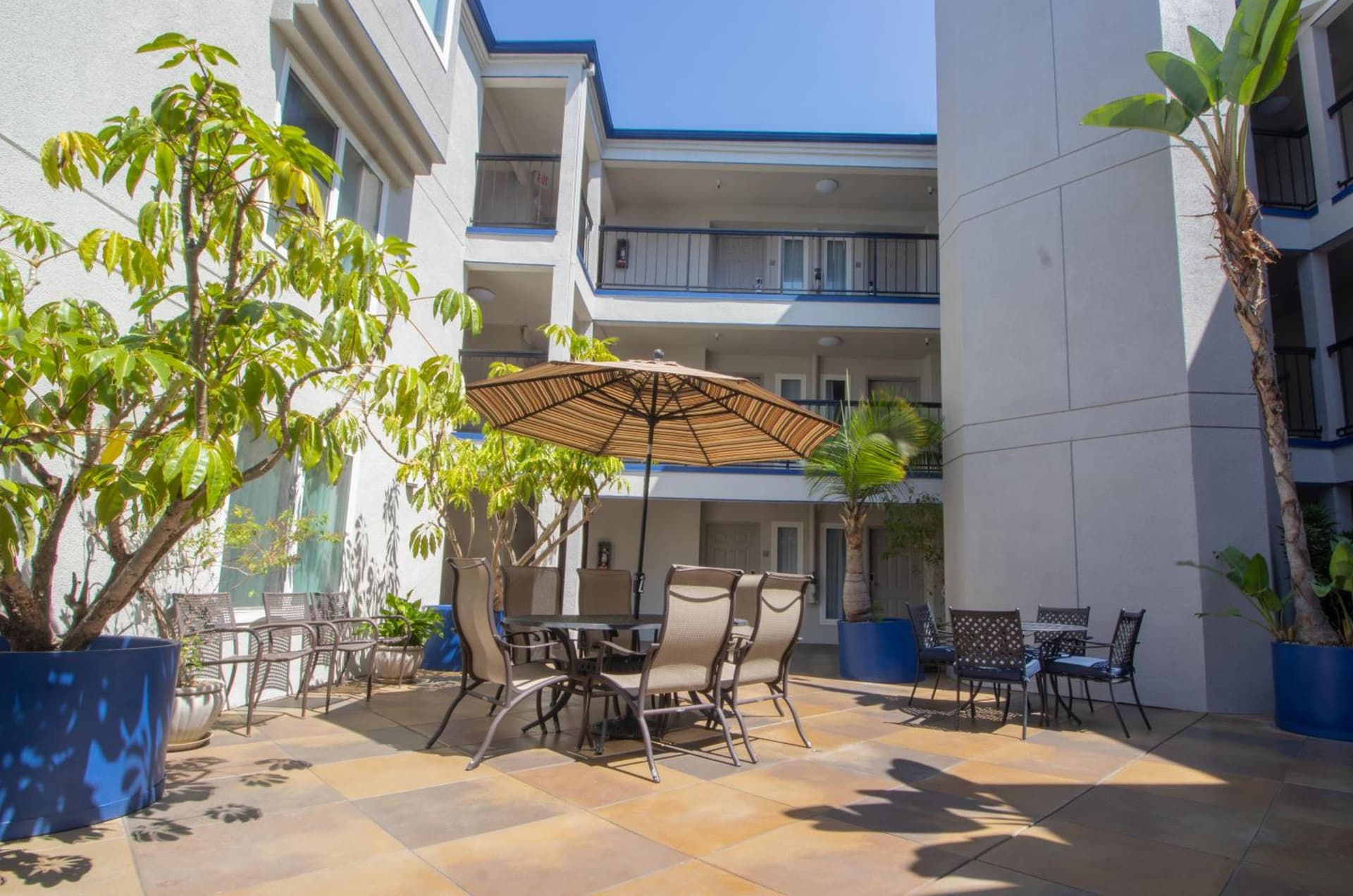 Days Inn by Wyndham Carlsbad gallery photo in Carlsbad, CA — image 7