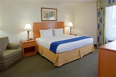 Holiday Inn Express Hotel & Suites Columbus by IHG interior in Columbus, TX — gallery photo 2