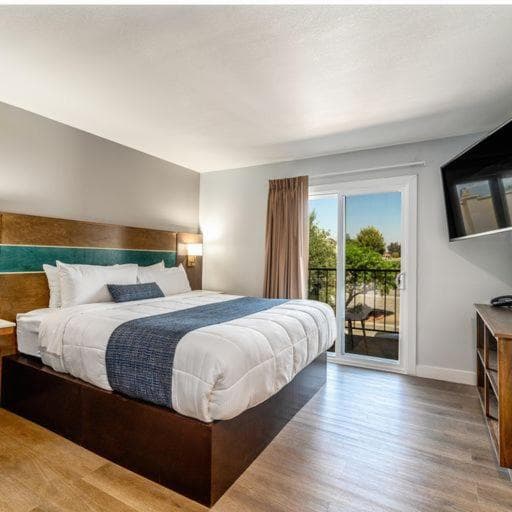 MainStay Suites Moreno Valley Near March Air Reserve Base gallery photo in Moreno Valley, CA — image 50
