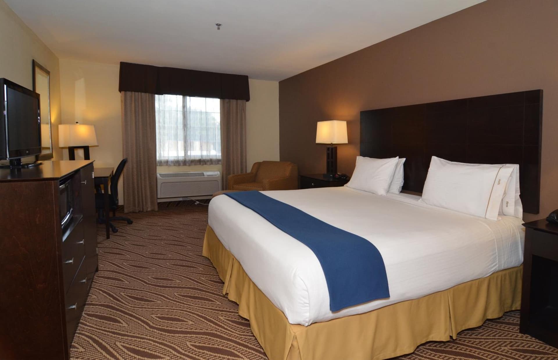 Quality Inn & Suites San Antonio Airport - Stone Oak interior in San Antonio, TX — gallery photo 2