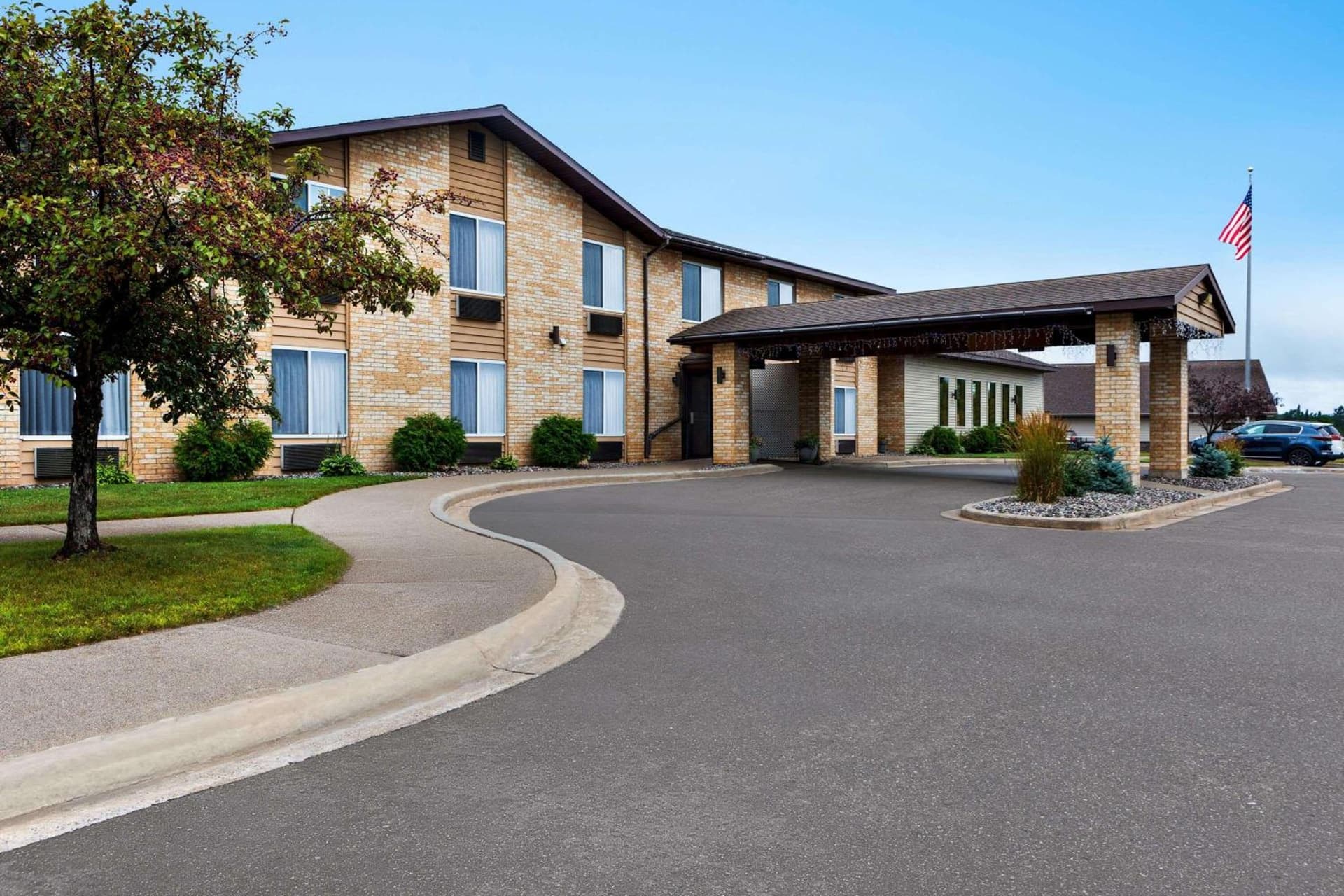 Days Inn by Wyndham Hurley interior in Hurley, WI — gallery photo 2