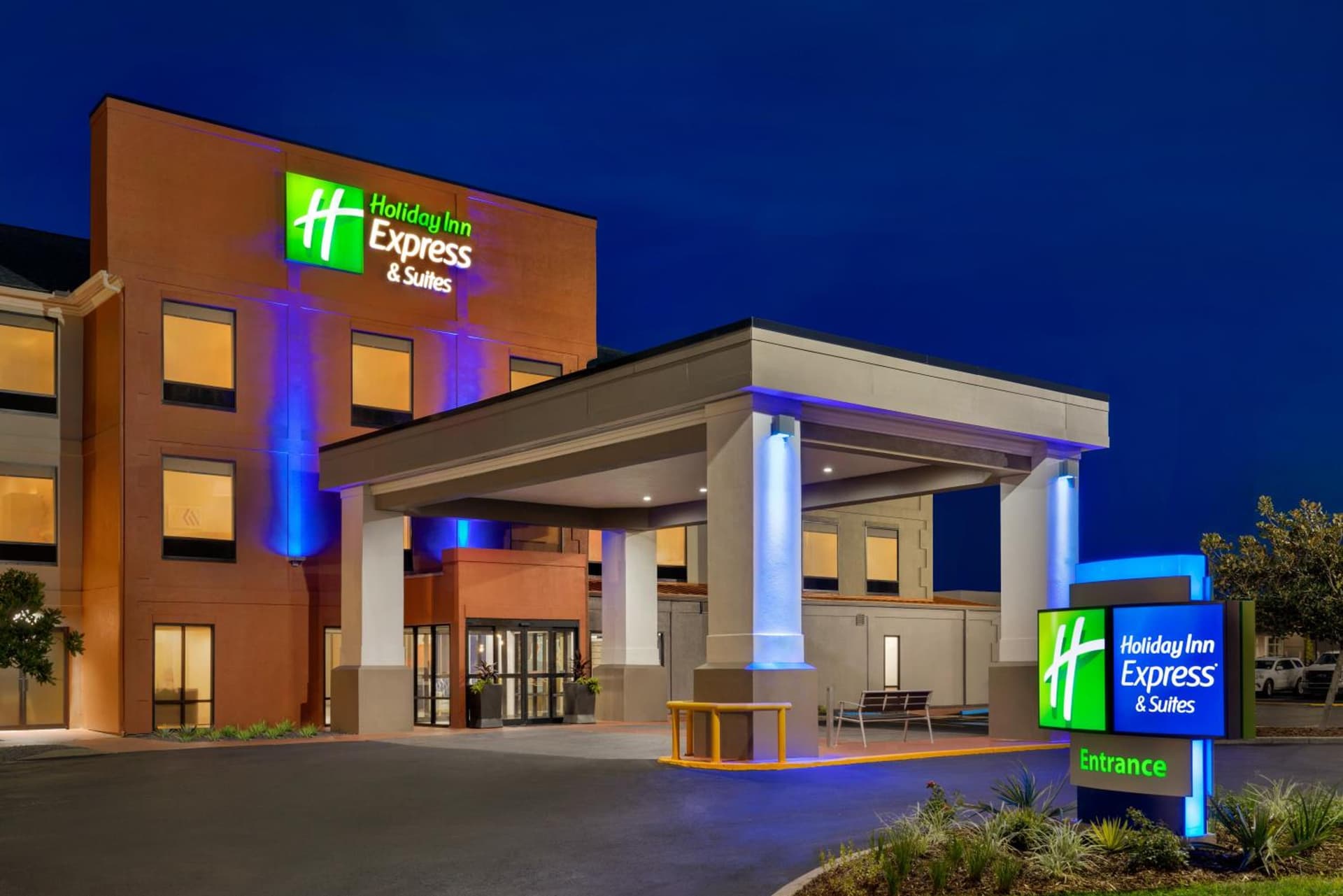 Holiday Inn Express & Suites Opelousas by IHG interior in Opelousas, LA — gallery photo 2