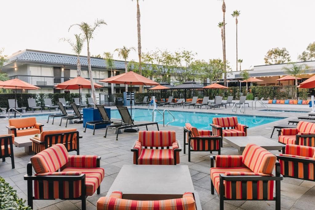 Palm Garden Hotel interior in Thousand Oaks, CA — gallery photo 2