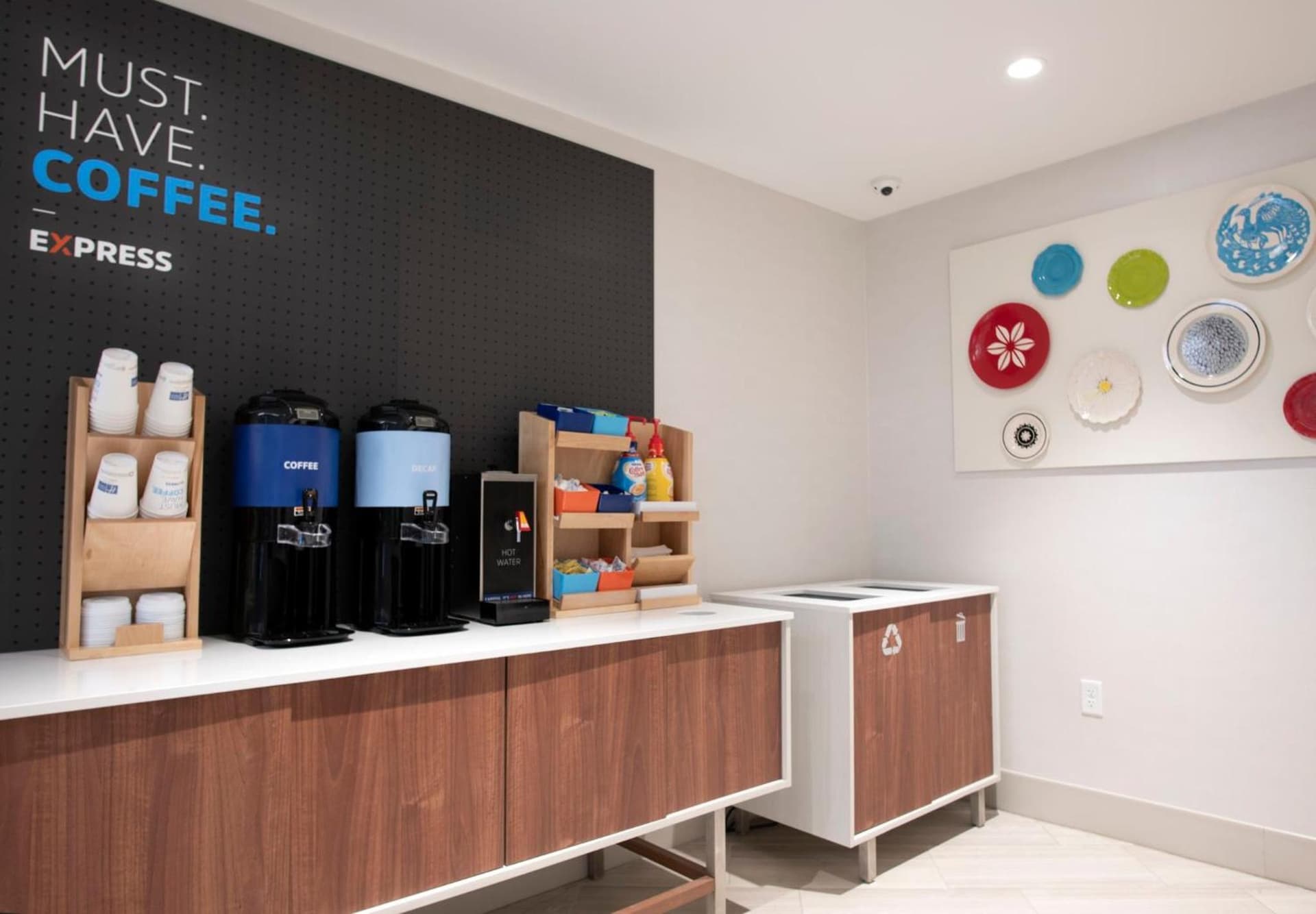 Holiday Inn Express & Suites Jersey City - Holland Tunnel by IHG gallery photo in Jersey City, NJ — image 7