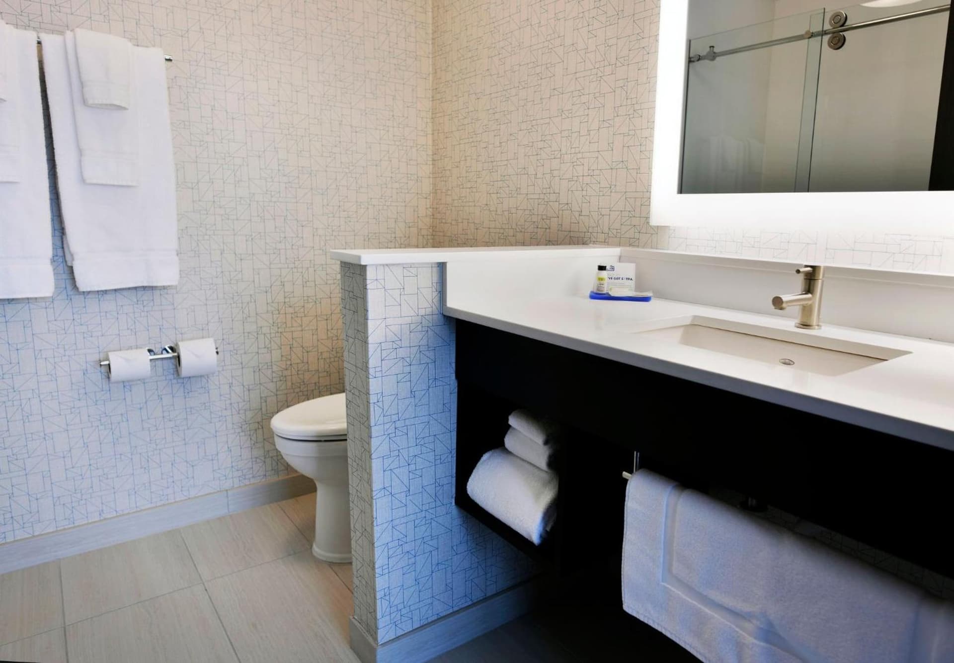 Holiday Inn Express & Suites Jersey City - Holland Tunnel by IHG gallery photo in Jersey City, NJ — image 38