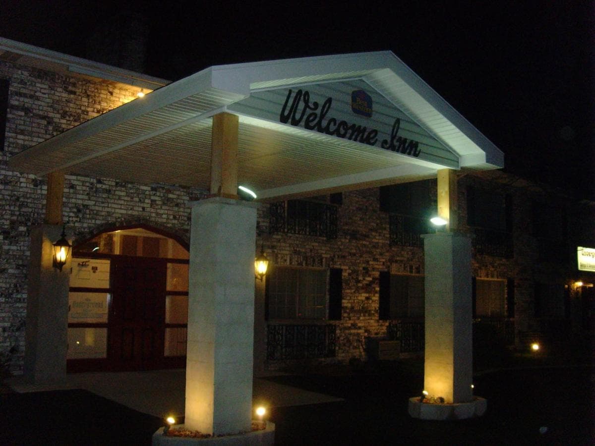 Ripon Welcome Inn and Suites exterior or lobby in Ripon, WI — main listing photo