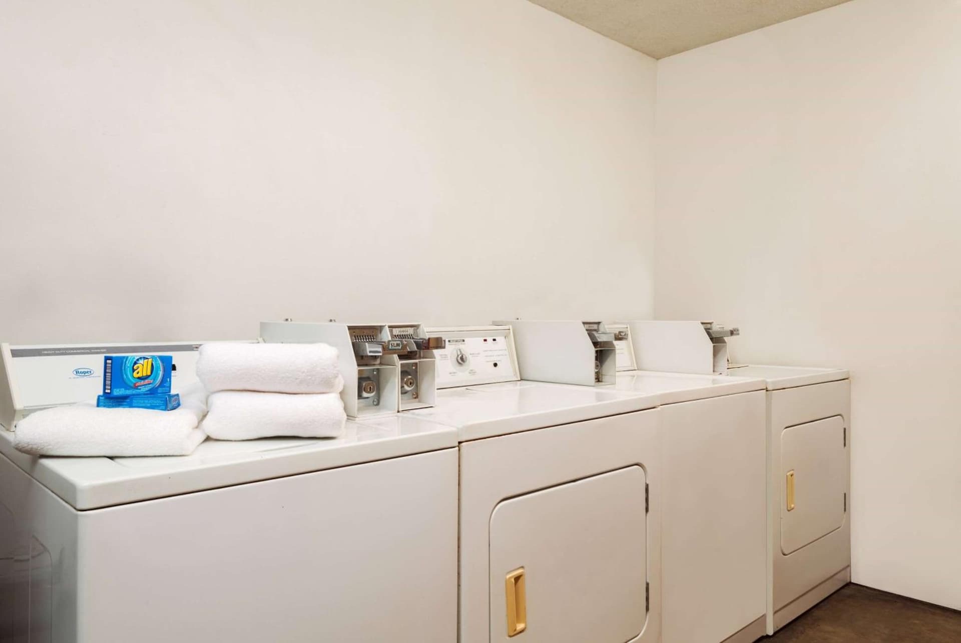 Ramada by Wyndham San Antonio Near SeaWorld - Lackland AFB gallery photo in San Antonio, TX — image 14