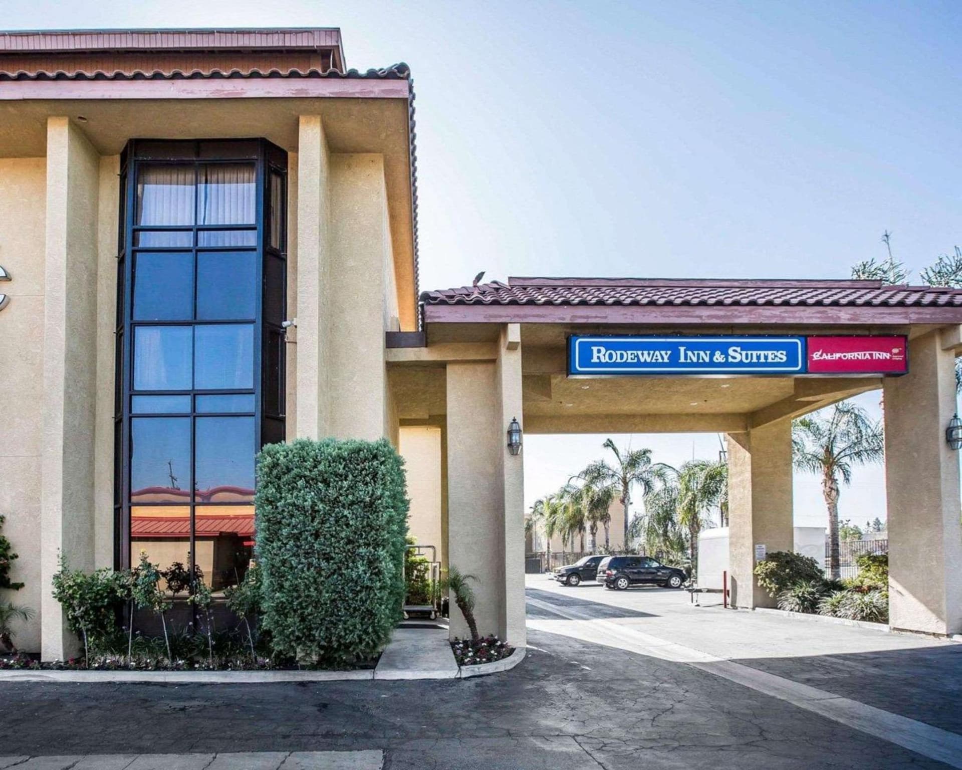 California Inn and Suites Bakersfield property views in Bakersfield, CA — gallery photo 3