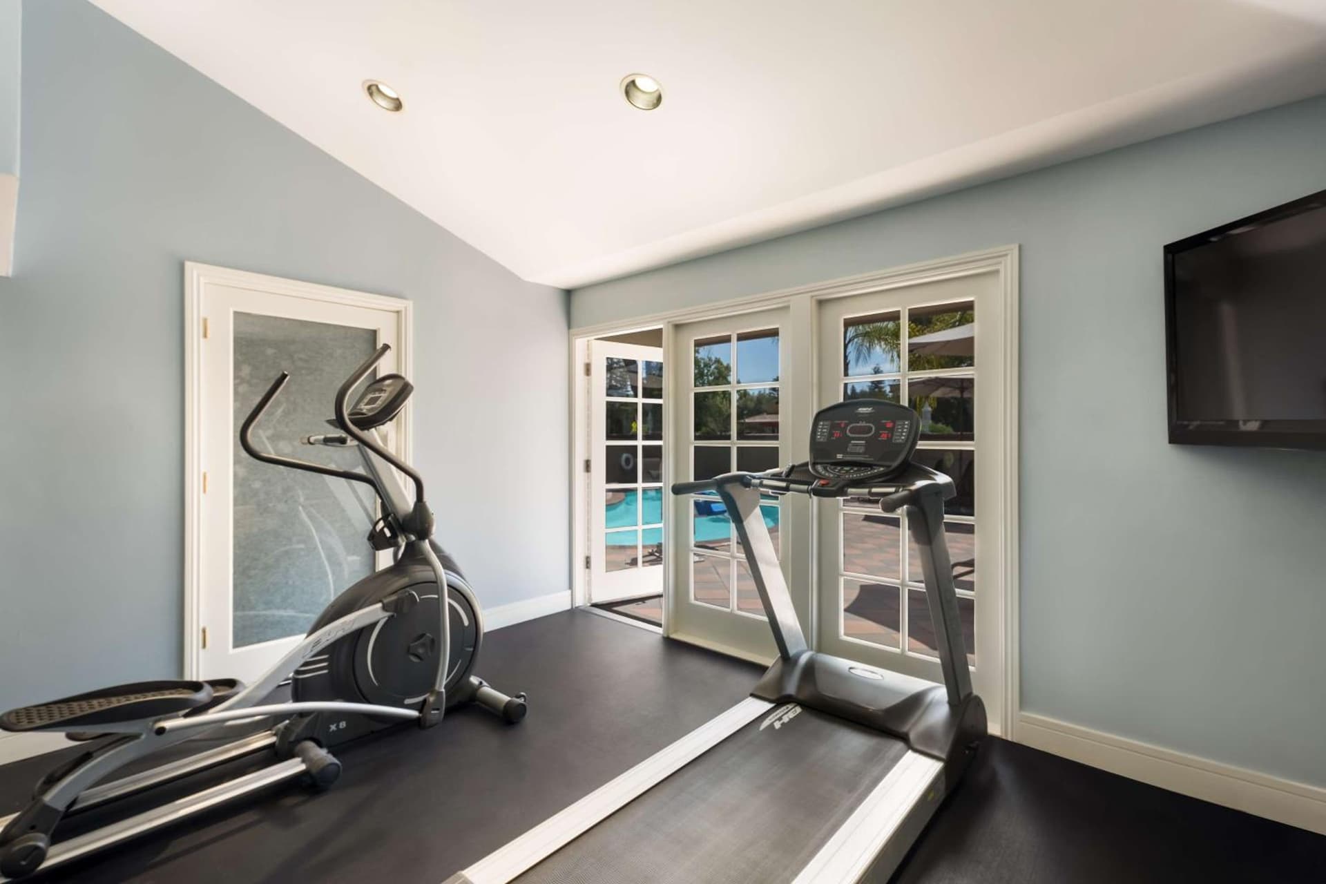 SureStay Plus Hotel by Best Western Mountain View property views in Mountain View, CA — gallery photo 3