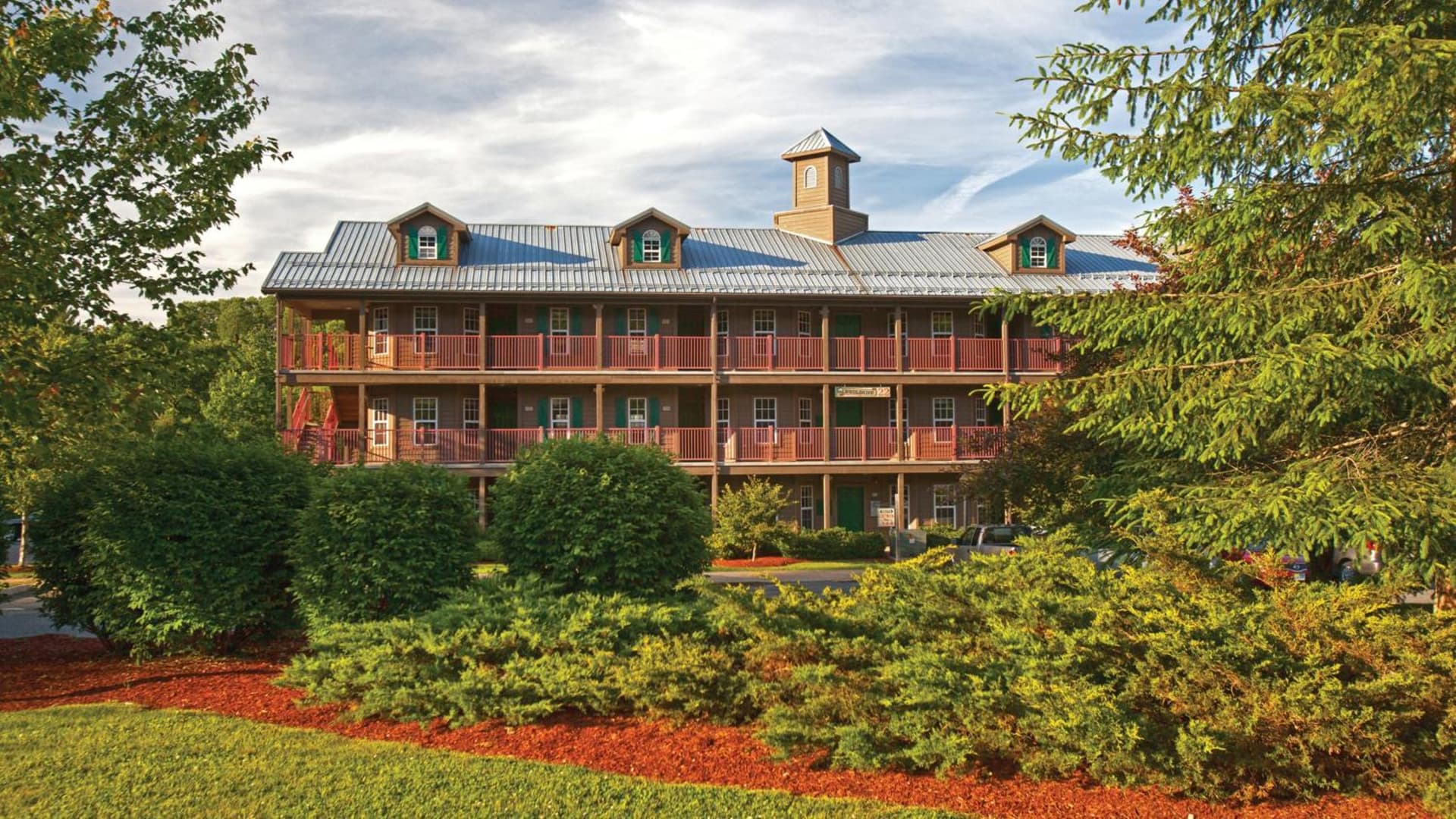 Holiday Inn Club Vacations Oak n Spruce Resort in the Berkshires featured exterior or lobby in South Lee — similar hotel