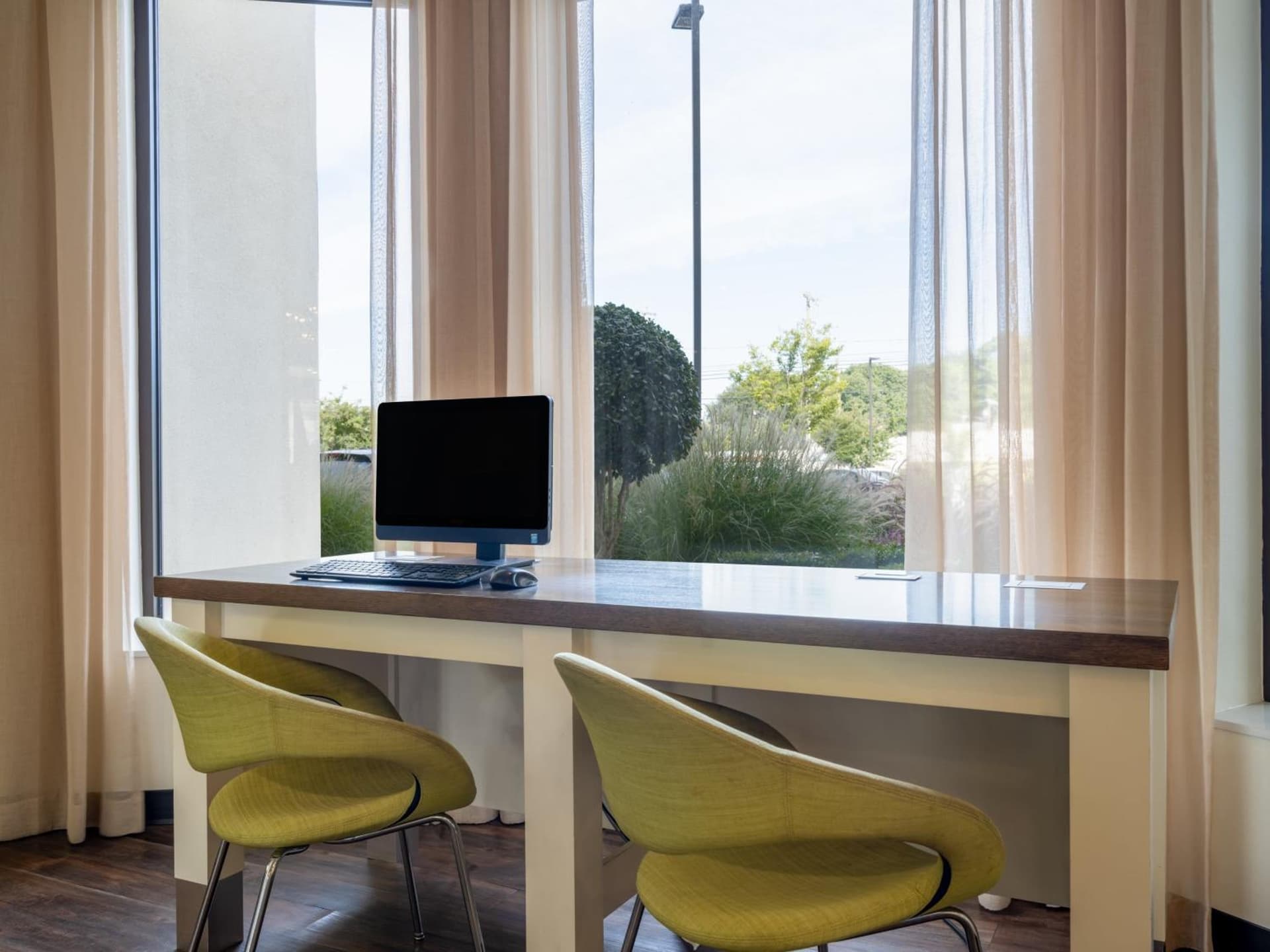 Holiday Inn Greensboro Coliseum by IHG gallery photo in Greensboro, NC — image 26