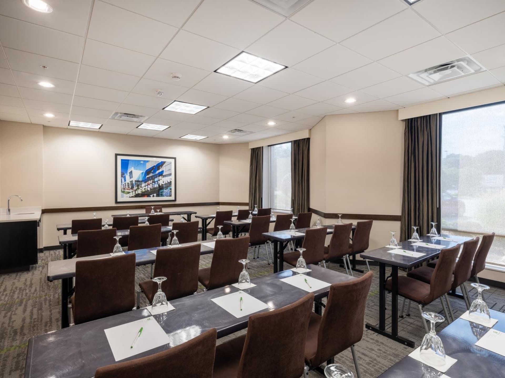 Holiday Inn Greensboro Coliseum by IHG gallery photo in Greensboro, NC — image 6