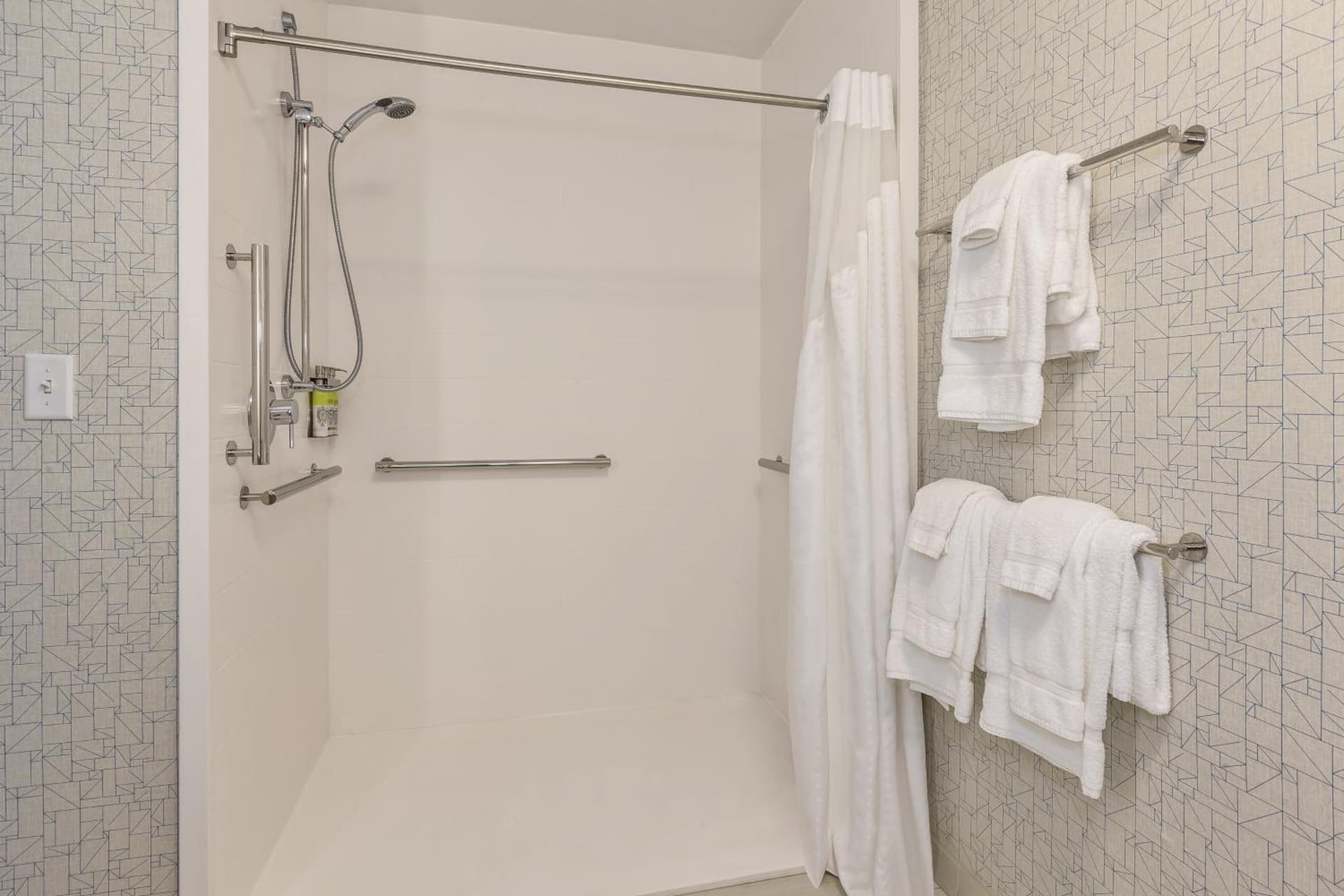 Holiday Inn Express & Suites Jersey City - Holland Tunnel by IHG gallery photo in Jersey City, NJ — image 57