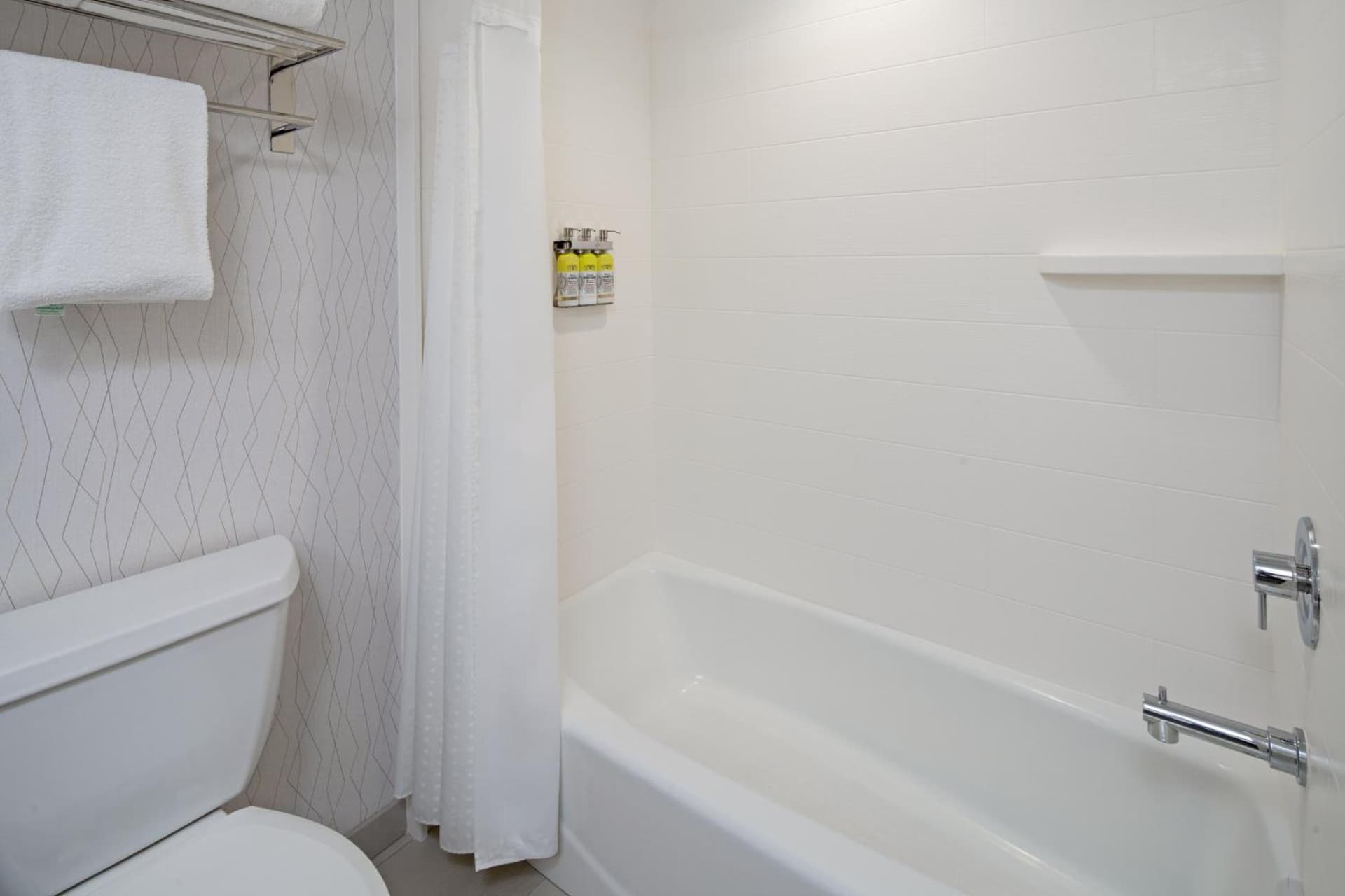 Holiday Inn Express Hotel & Suites Atascadero by IHG gallery photo in Atascadero, CA — image 51