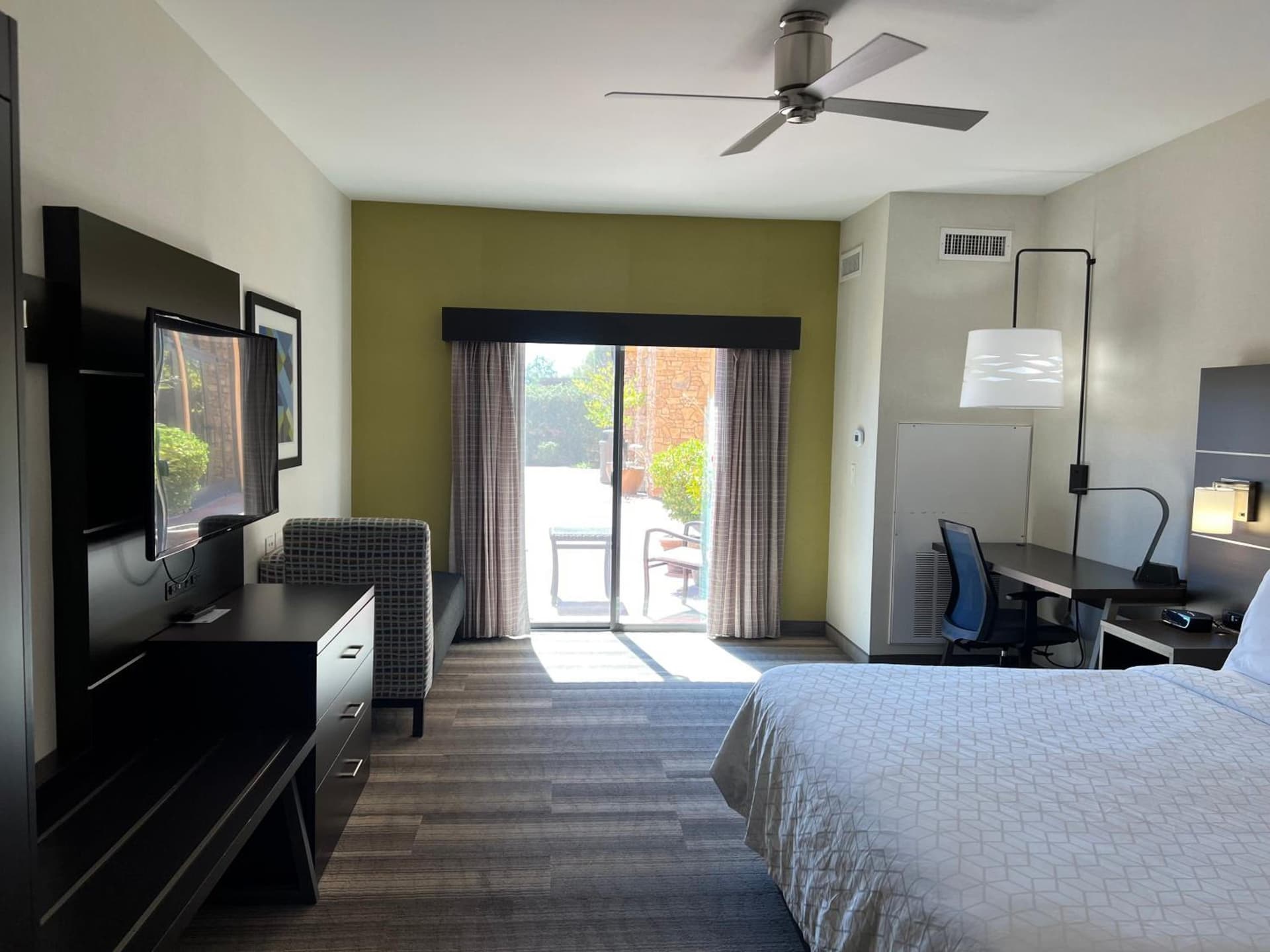 Holiday Inn Express Hotel & Suites El Dorado Hills by IHG gallery photo in El Dorado Hills, CA — image 17