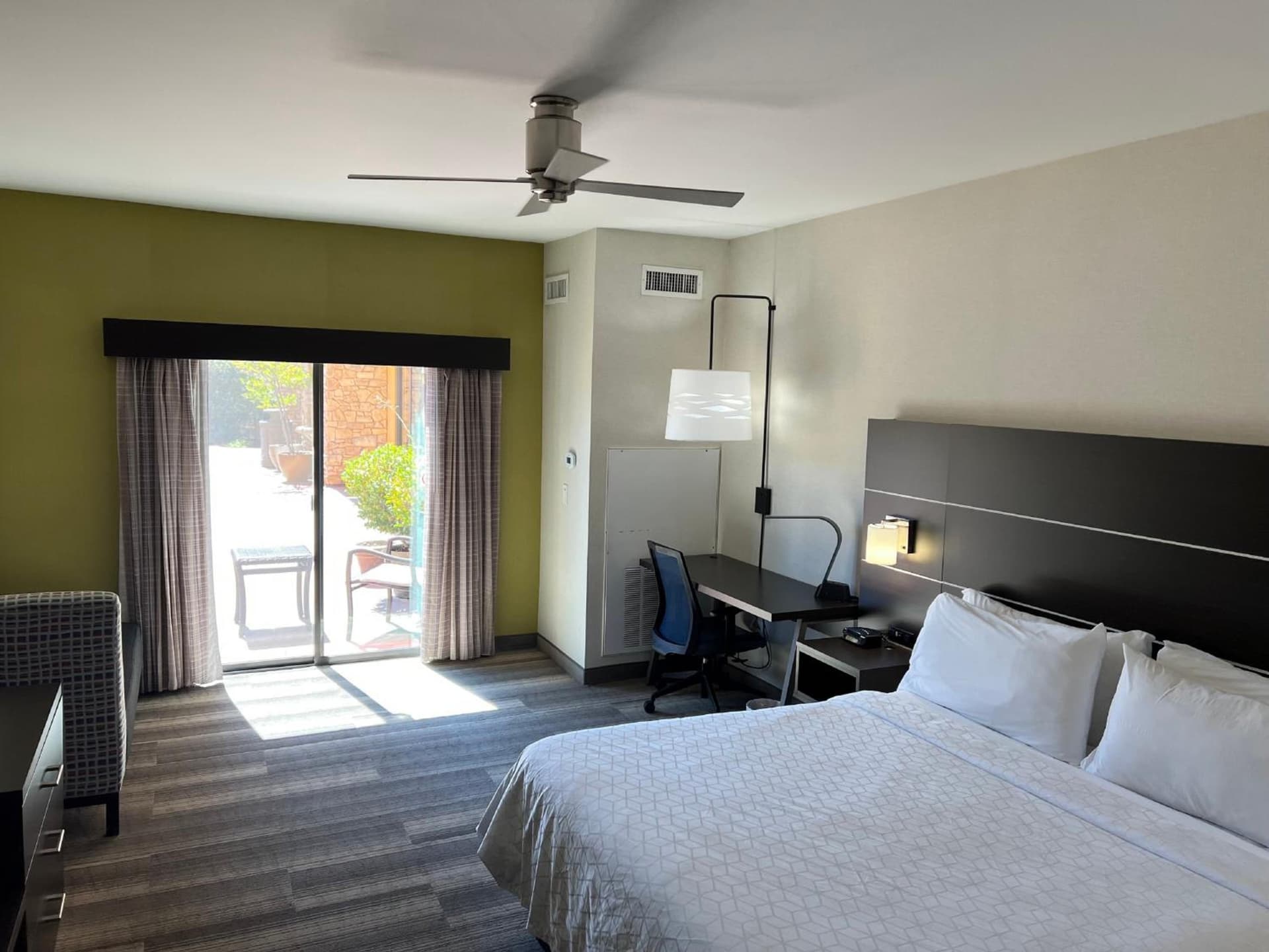 Holiday Inn Express Hotel & Suites El Dorado Hills by IHG gallery photo in El Dorado Hills, CA — image 8