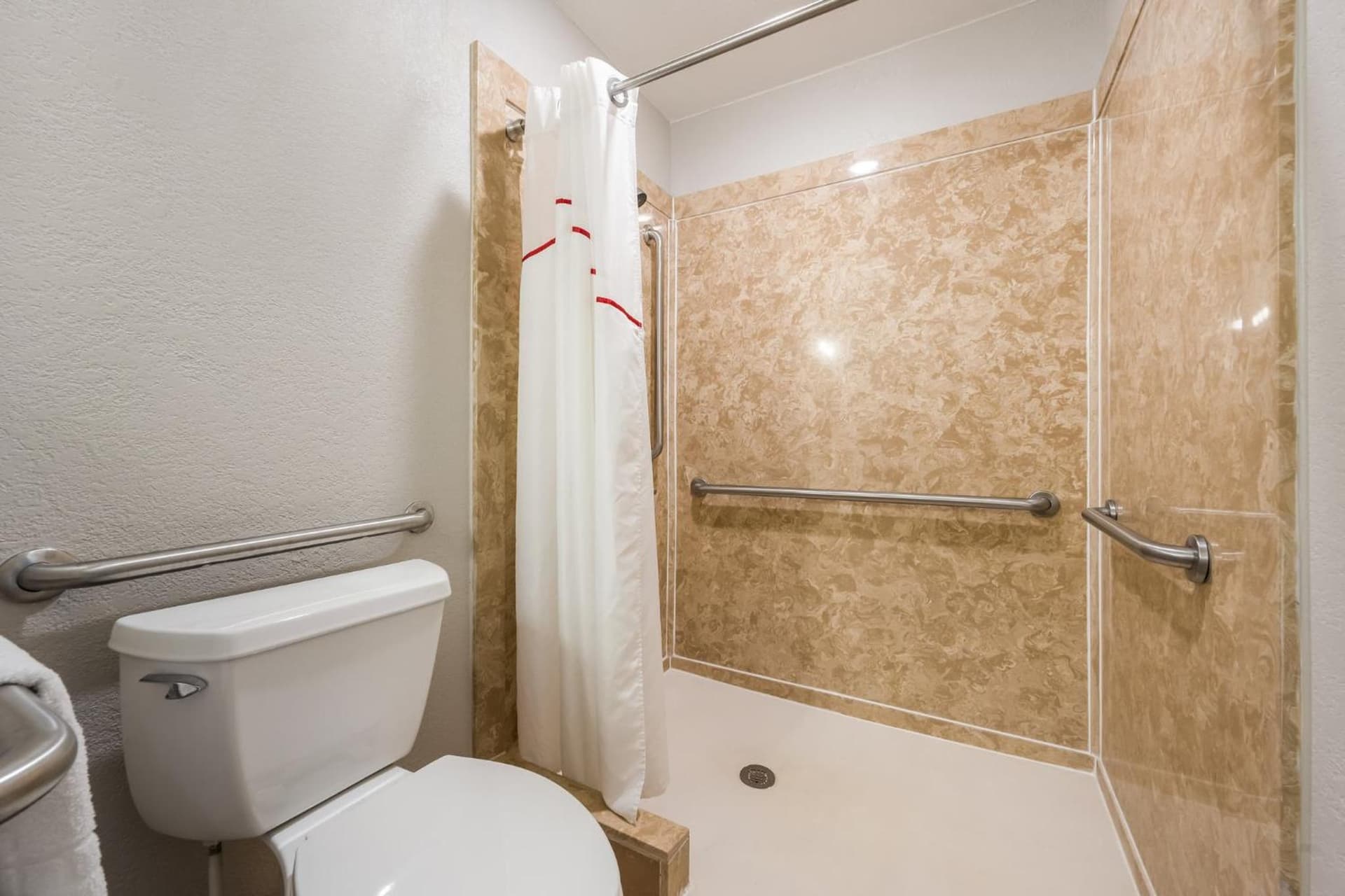 Red Roof Inn College Station gallery photo in College Station, TX — image 13