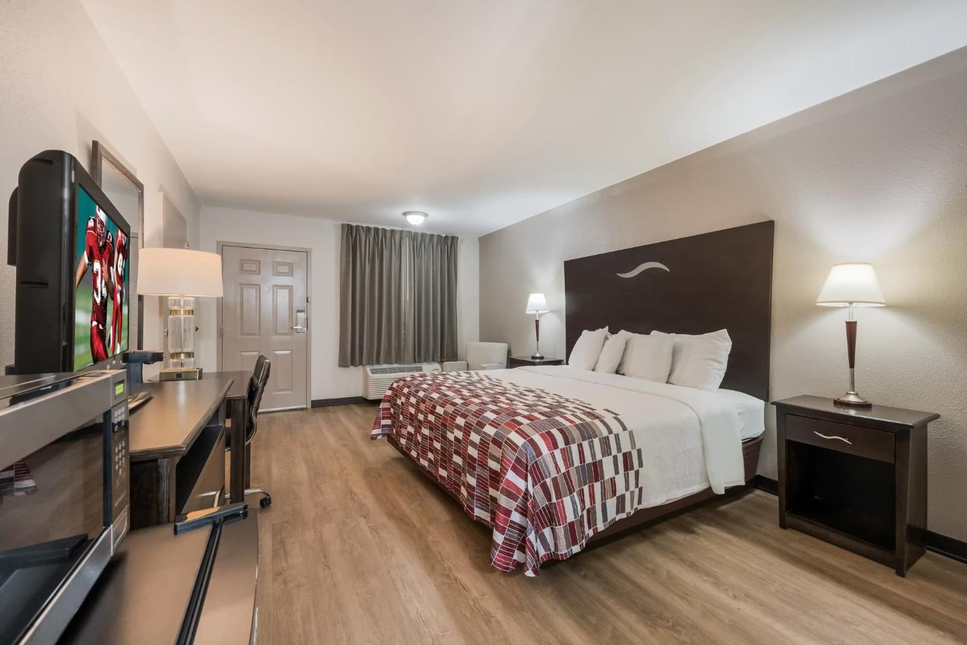 Red Roof Inn College Station gallery photo in College Station, TX — image 36