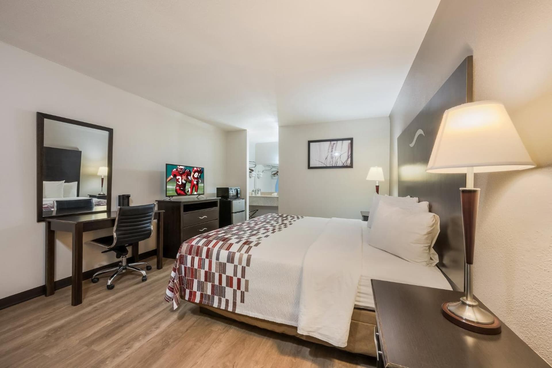 Red Roof Inn College Station gallery photo in College Station, TX — image 32