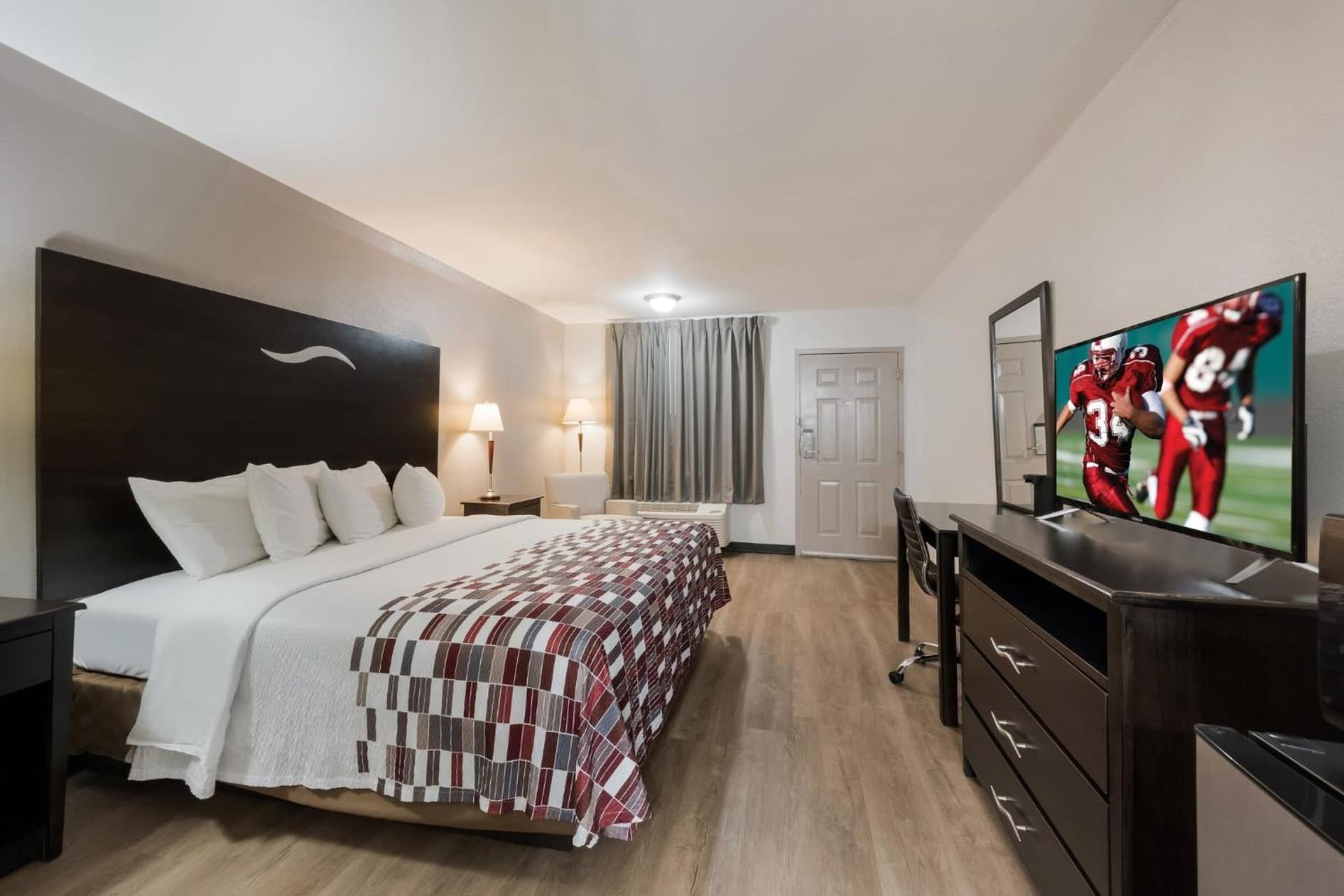 Red Roof Inn College Station gallery photo in College Station, TX — image 8