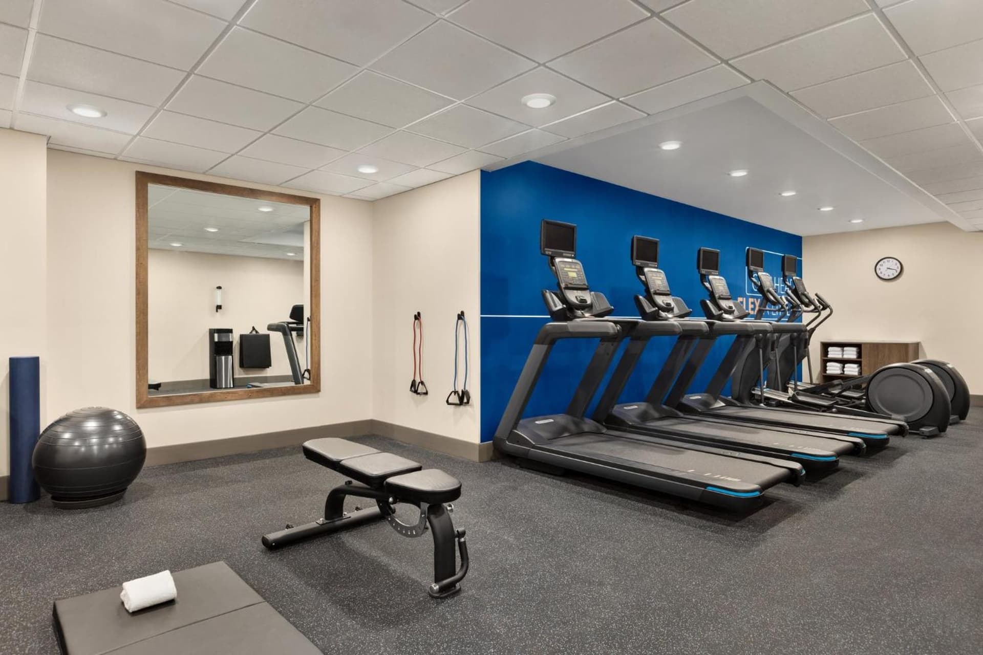 Holiday Inn Express & Suites Evansville Downtown by IHG gallery photo in Evansville, IN — image 42