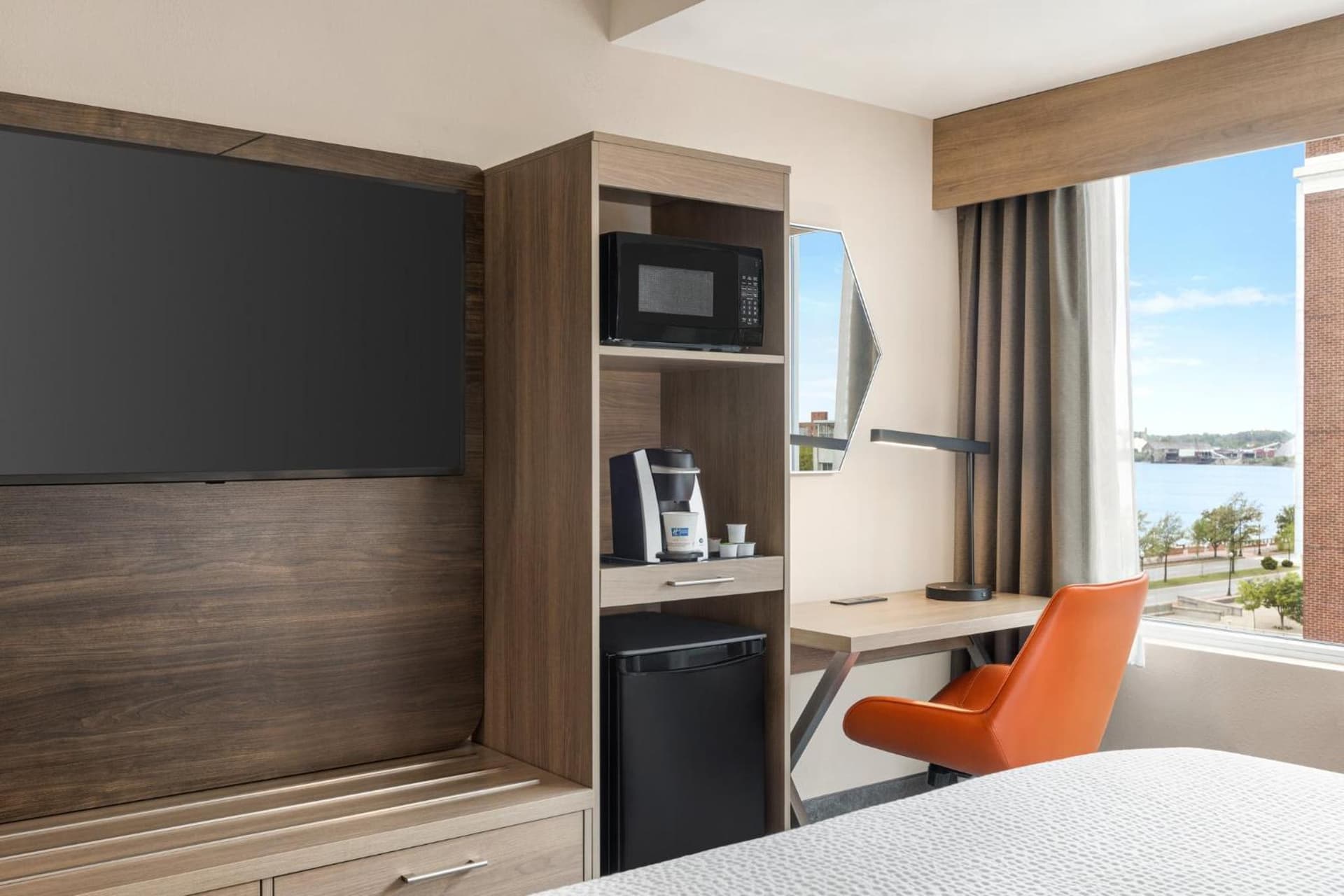 Holiday Inn Express & Suites Evansville Downtown by IHG gallery photo in Evansville, IN — image 33