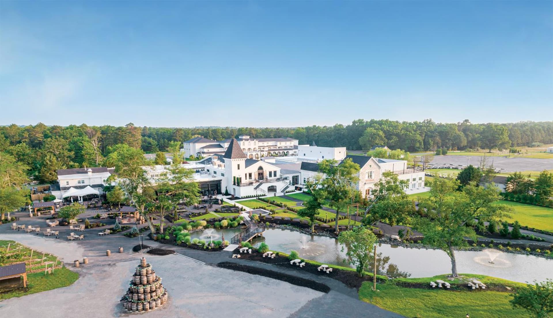 Chateau Renault featured exterior or lobby in Egg Harbor City, NJ — similar hotel