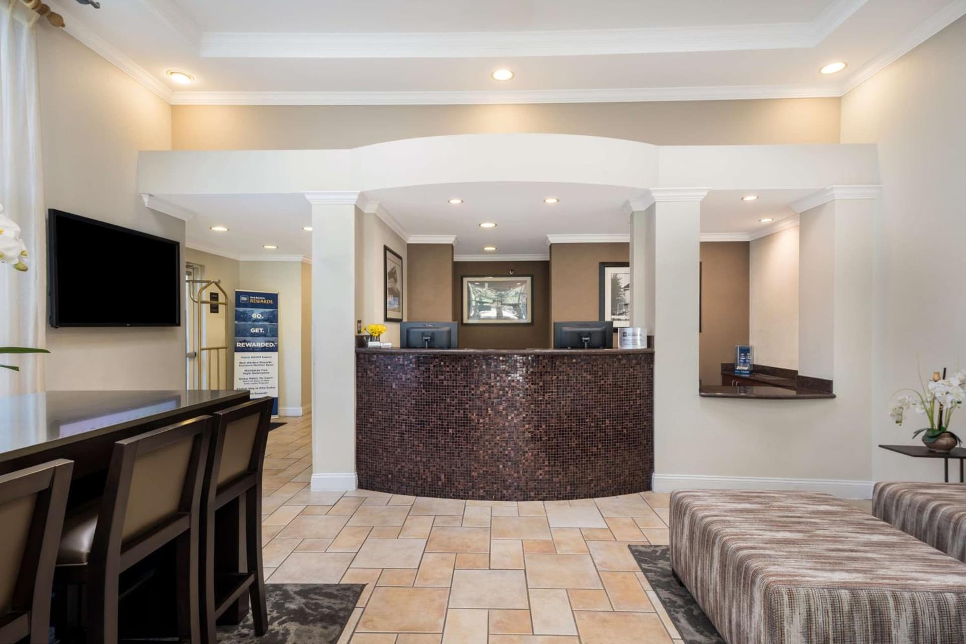 Best Western Danville Sycamore Inn property views in Danville, CA — gallery photo 3