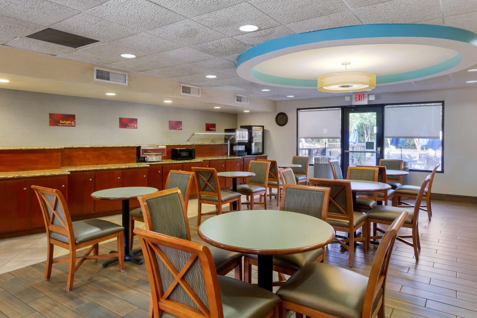Best Western Plus Wilmington / Wrightsville Beach interior in Wilmington, NC — gallery photo 2