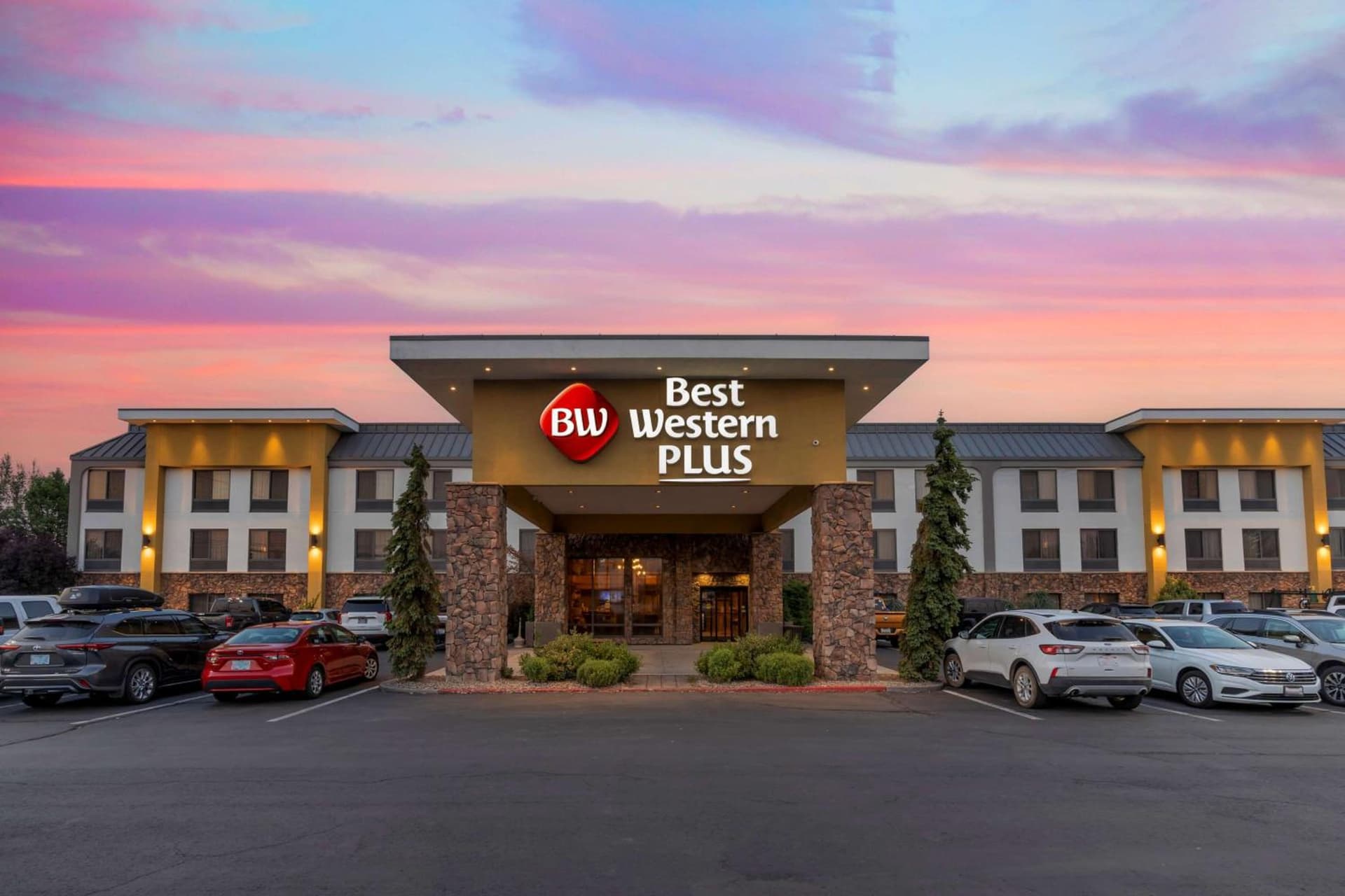 Best Western Plus Olympic Inn featured exterior or lobby in Klamath Falls, OR — similar hotel